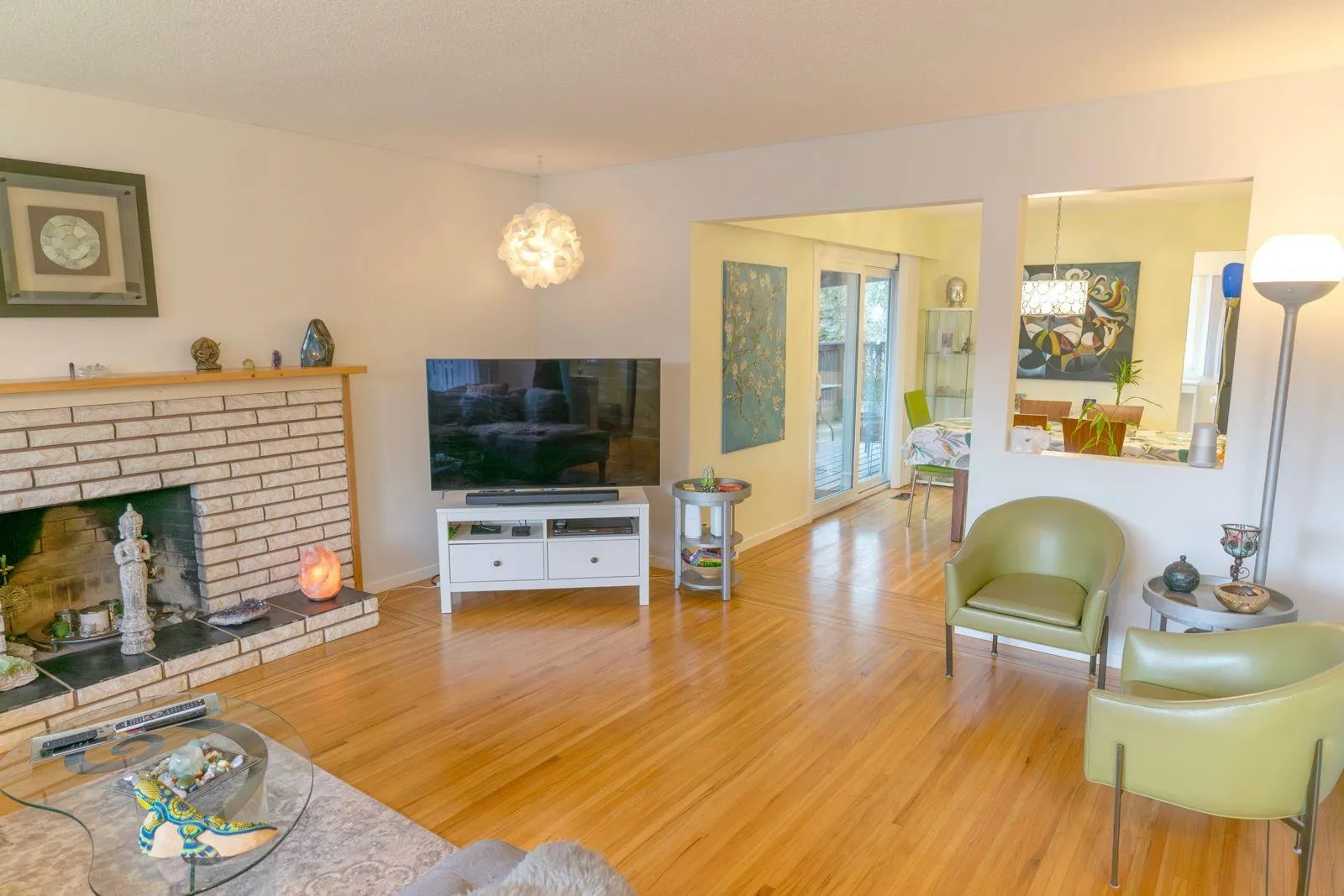 21776 Mountainview Crescent