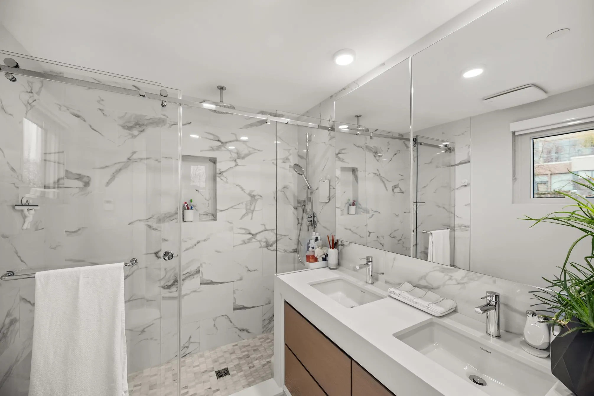 401 2687 Maple Street