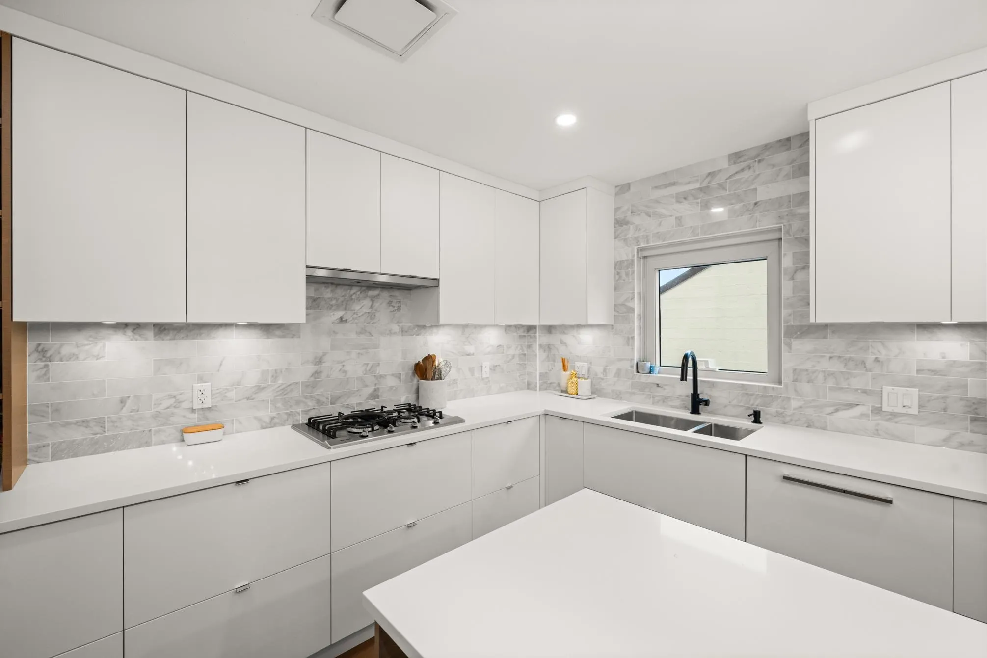 401 2687 Maple Street