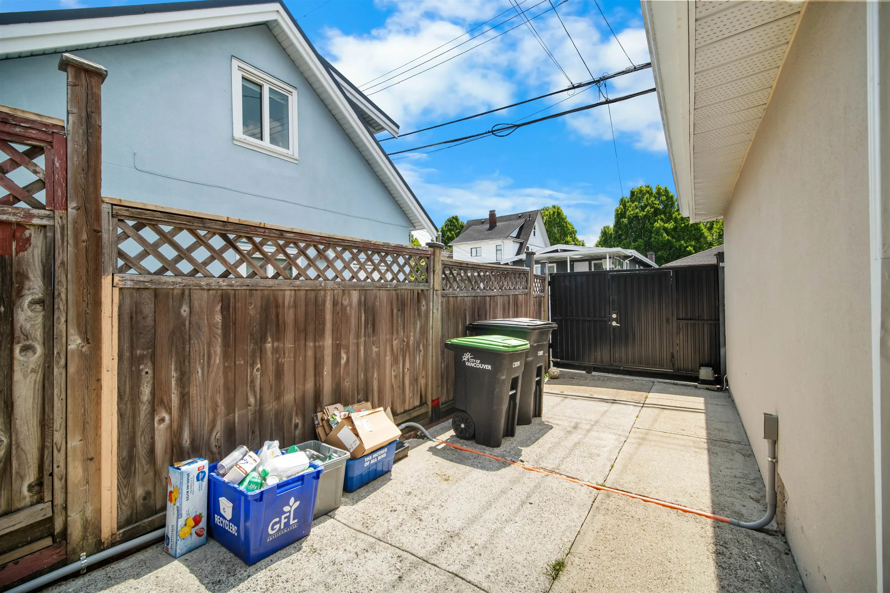 248 E 59th Avenue