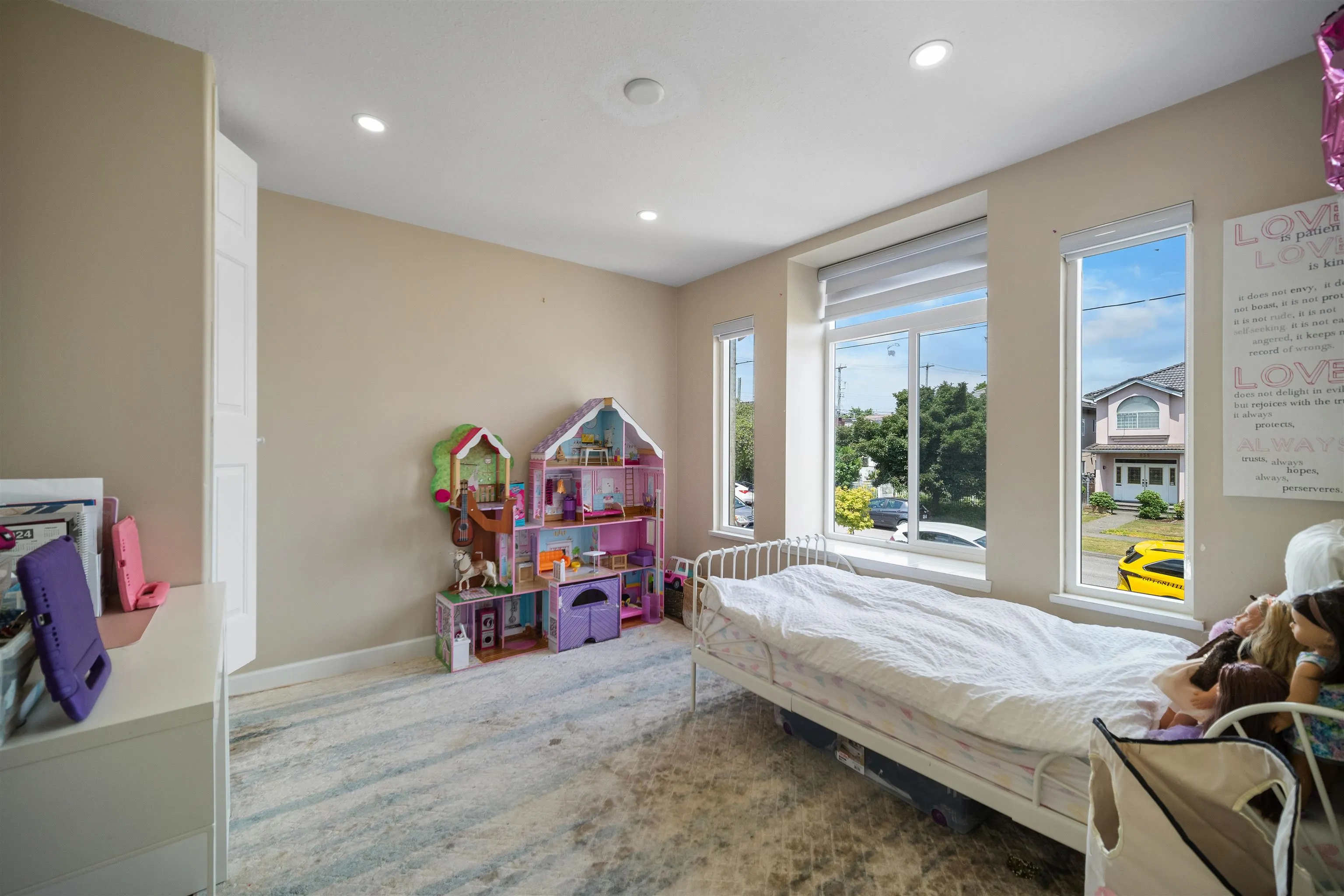 248 E 59th Avenue