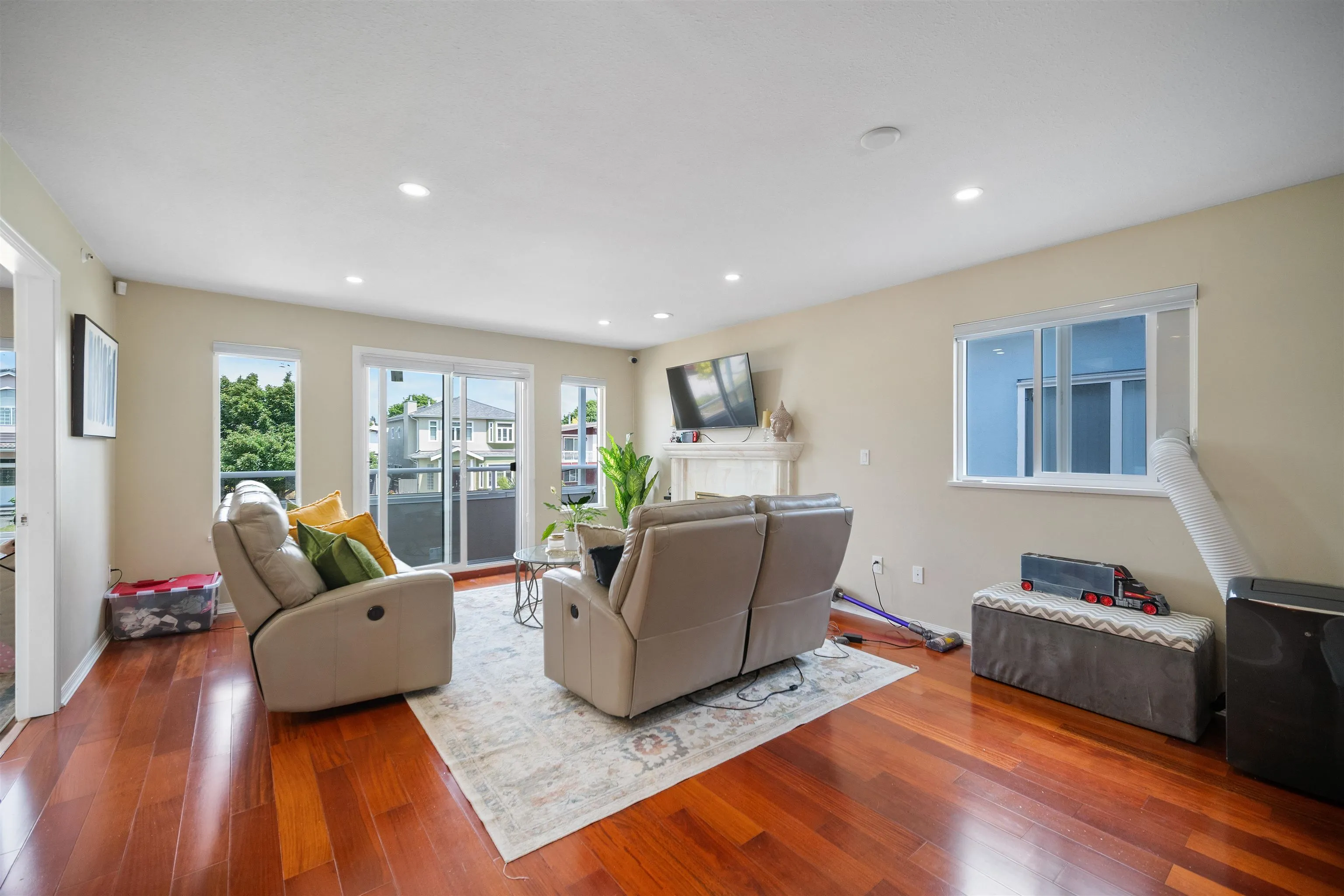 248 E 59th Avenue