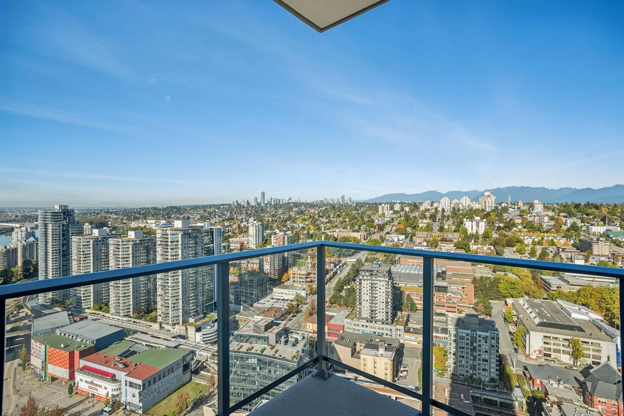 3703 680 Quayside Drive