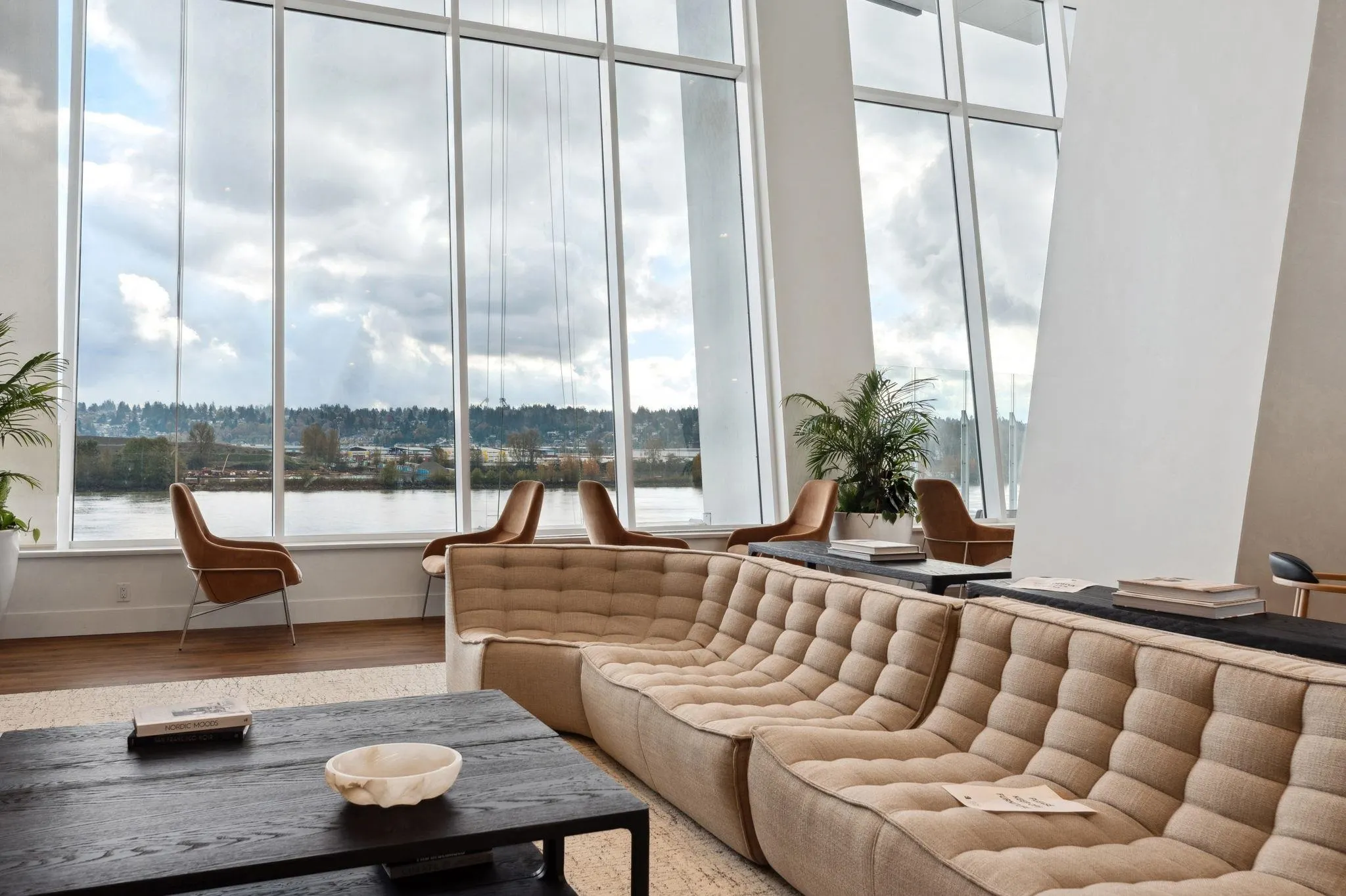 3703 680 Quayside Drive