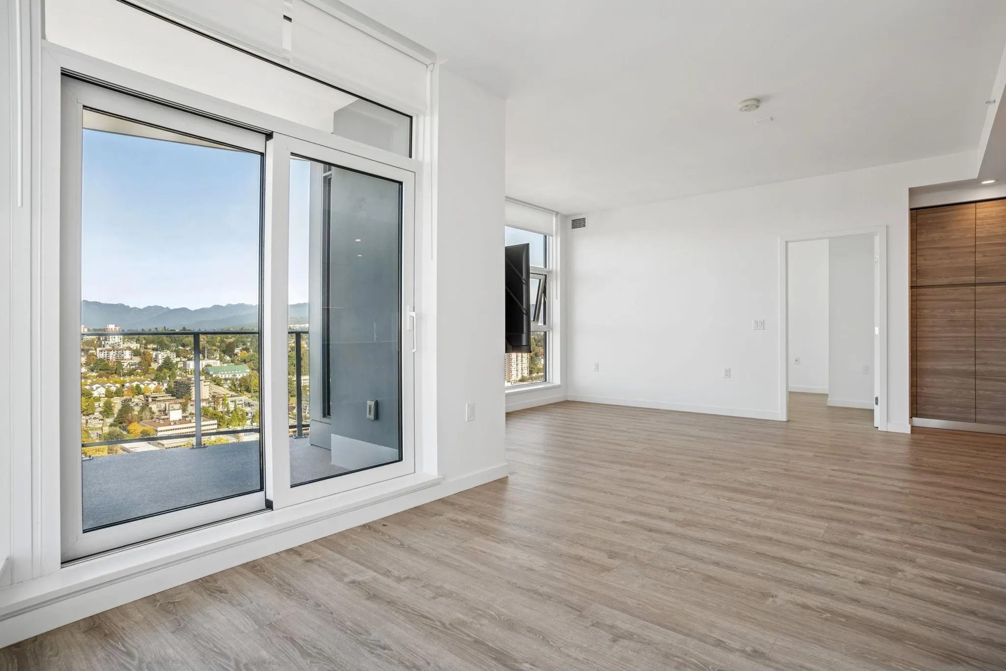 3703 680 Quayside Drive