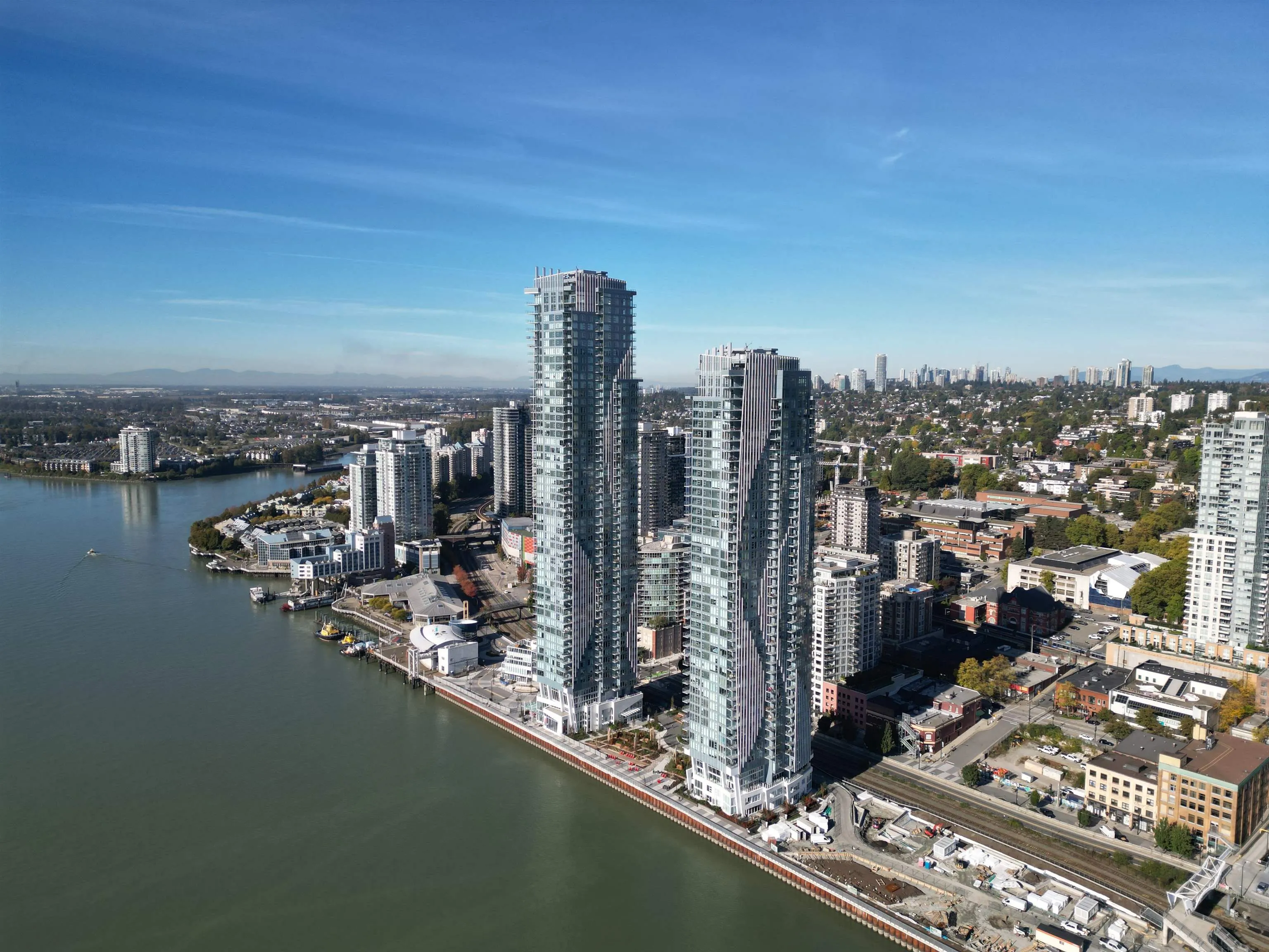 3703 680 Quayside Drive
