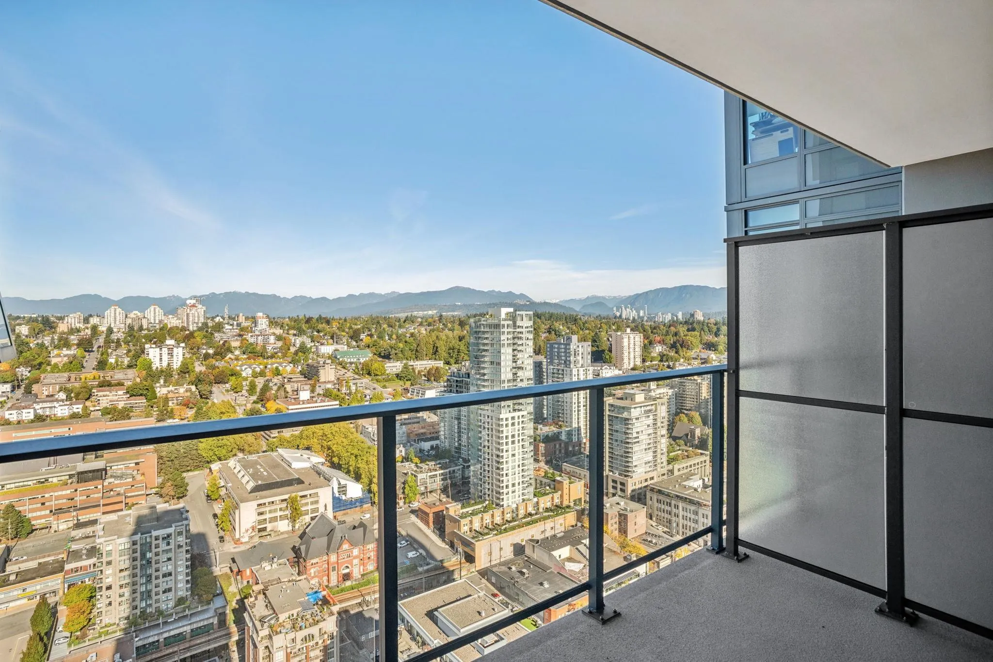 3703 680 Quayside Drive