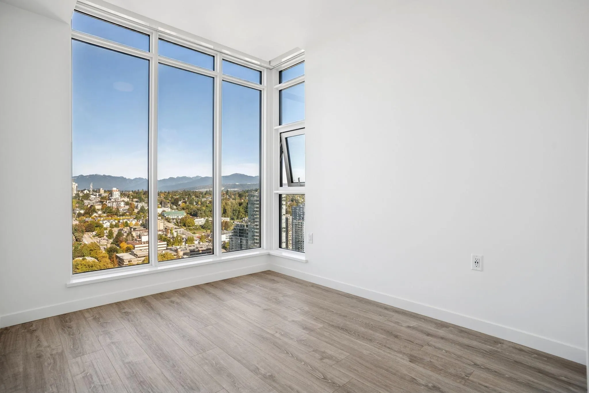 3703 680 Quayside Drive