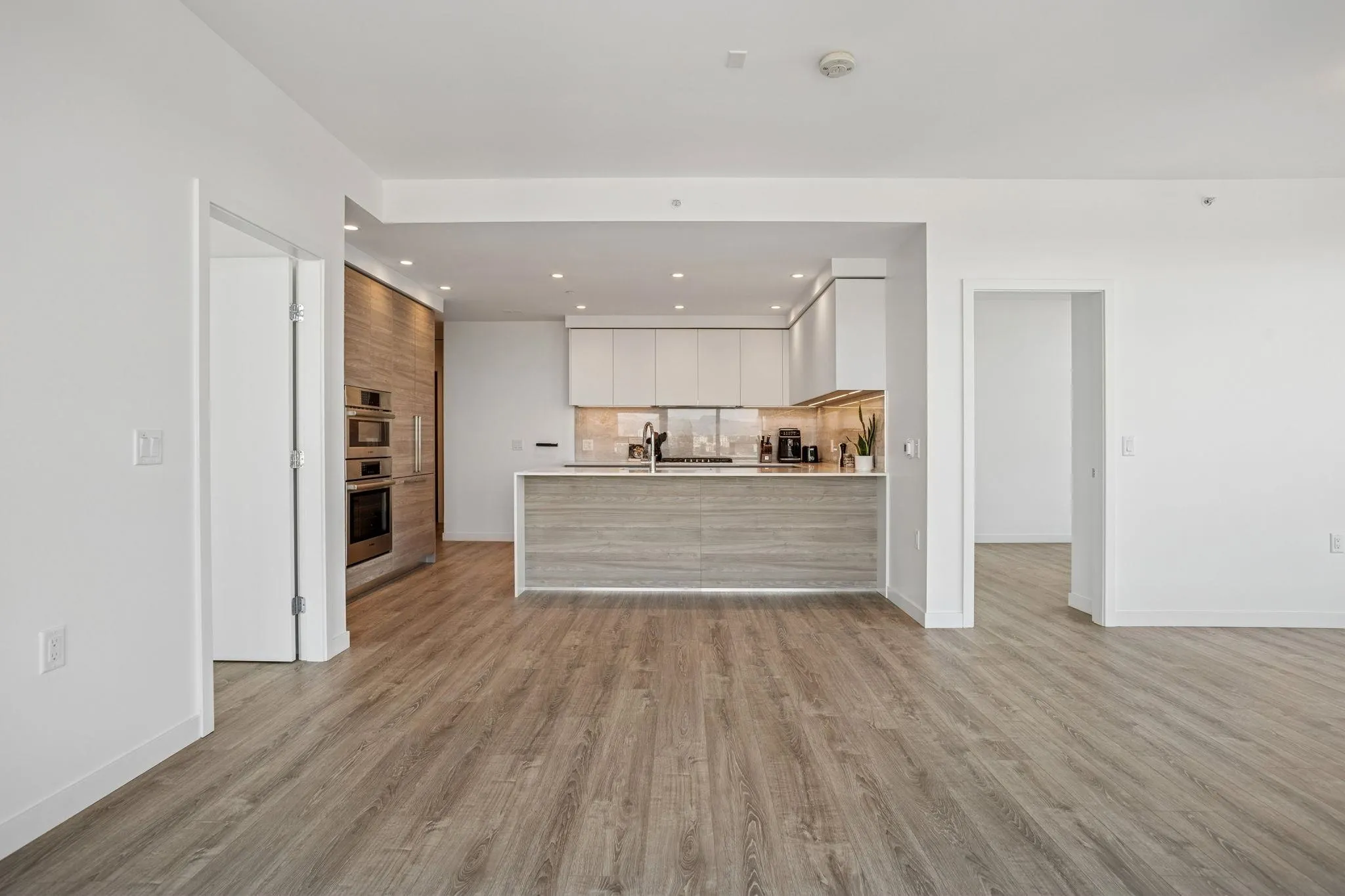 3703 680 Quayside Drive