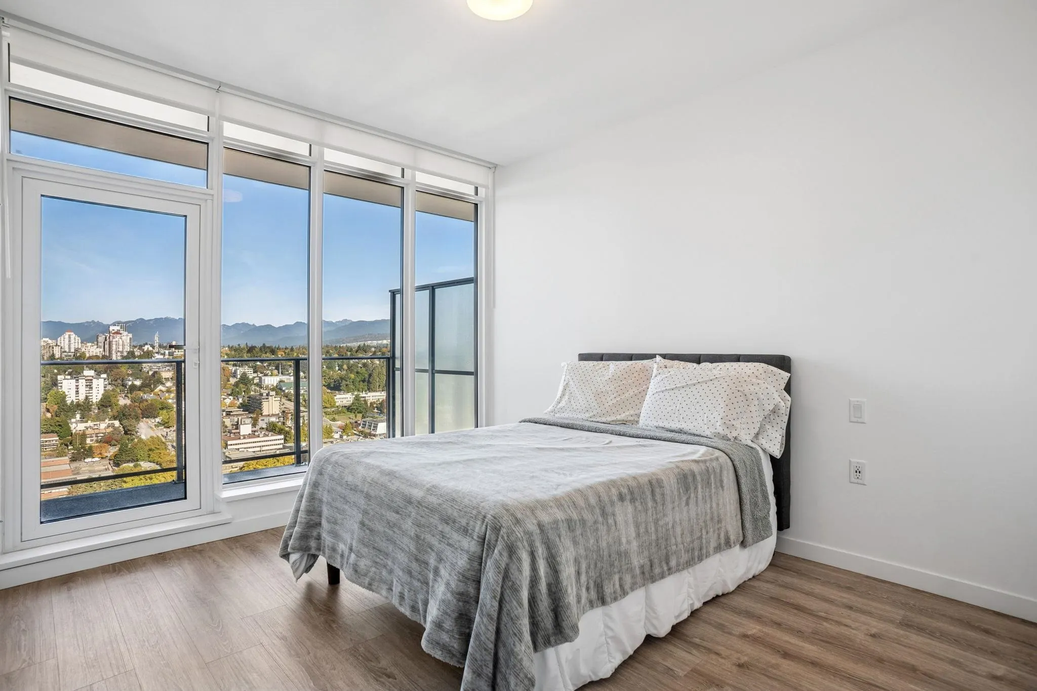 3703 680 Quayside Drive