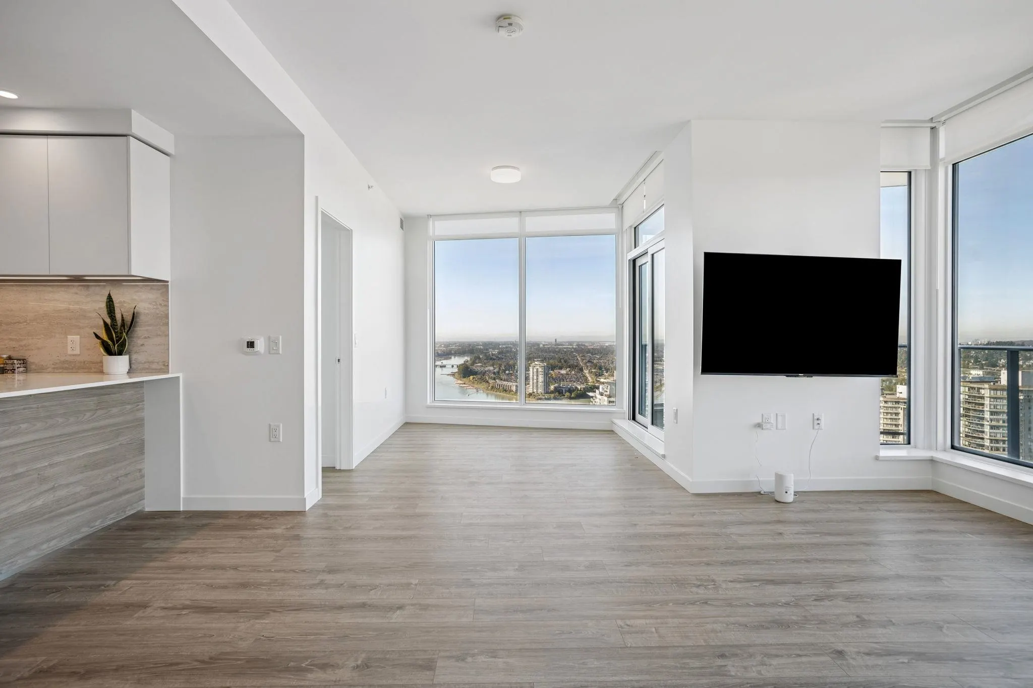 3703 680 Quayside Drive