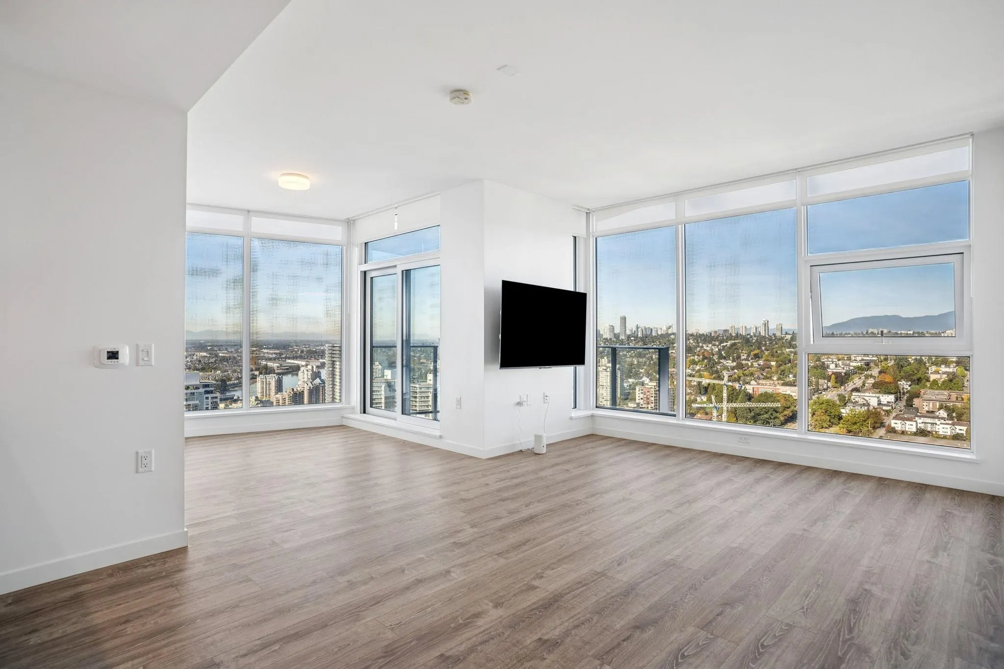 3703 680 Quayside Drive