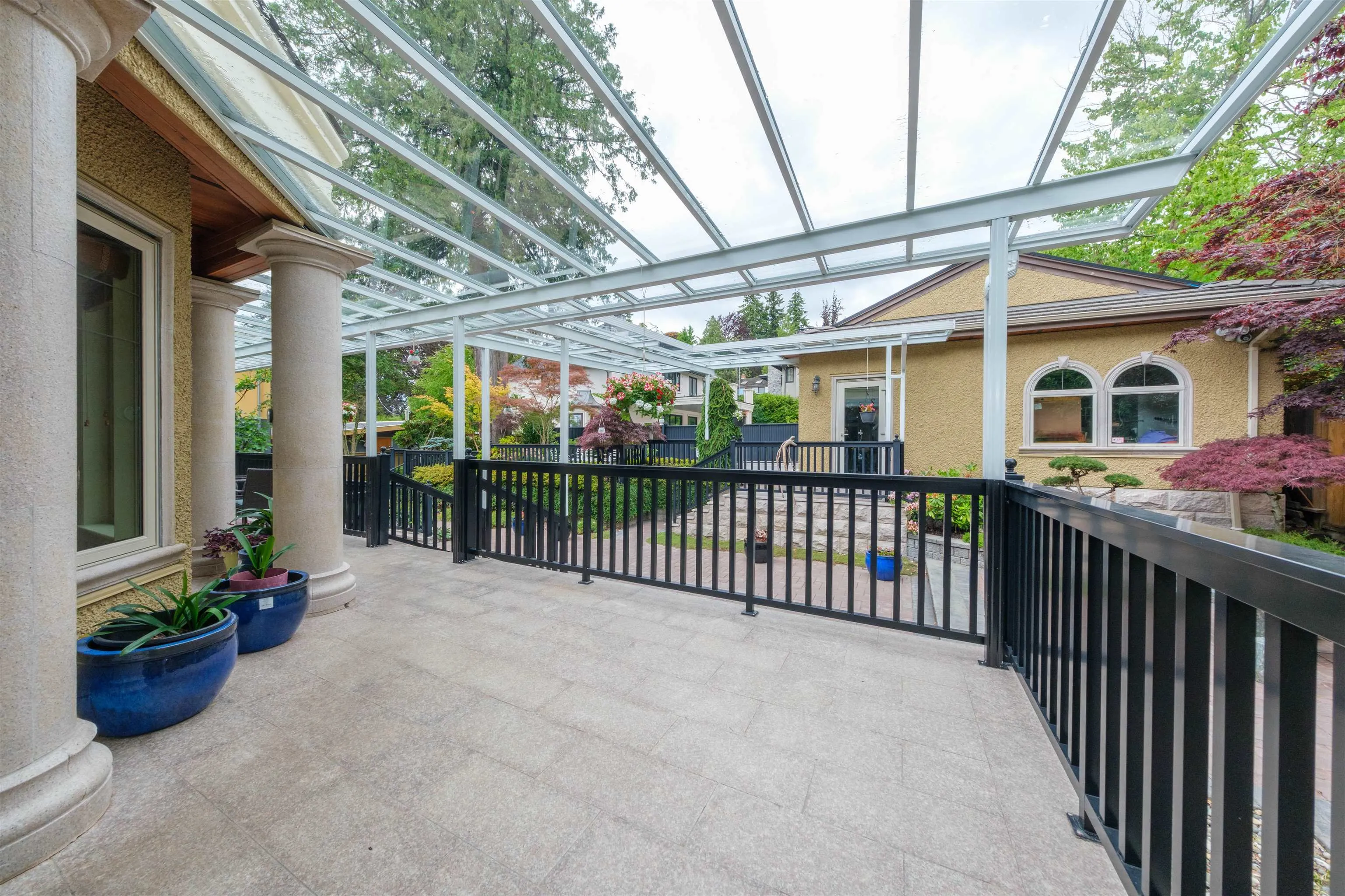 2769 W 49th Avenue