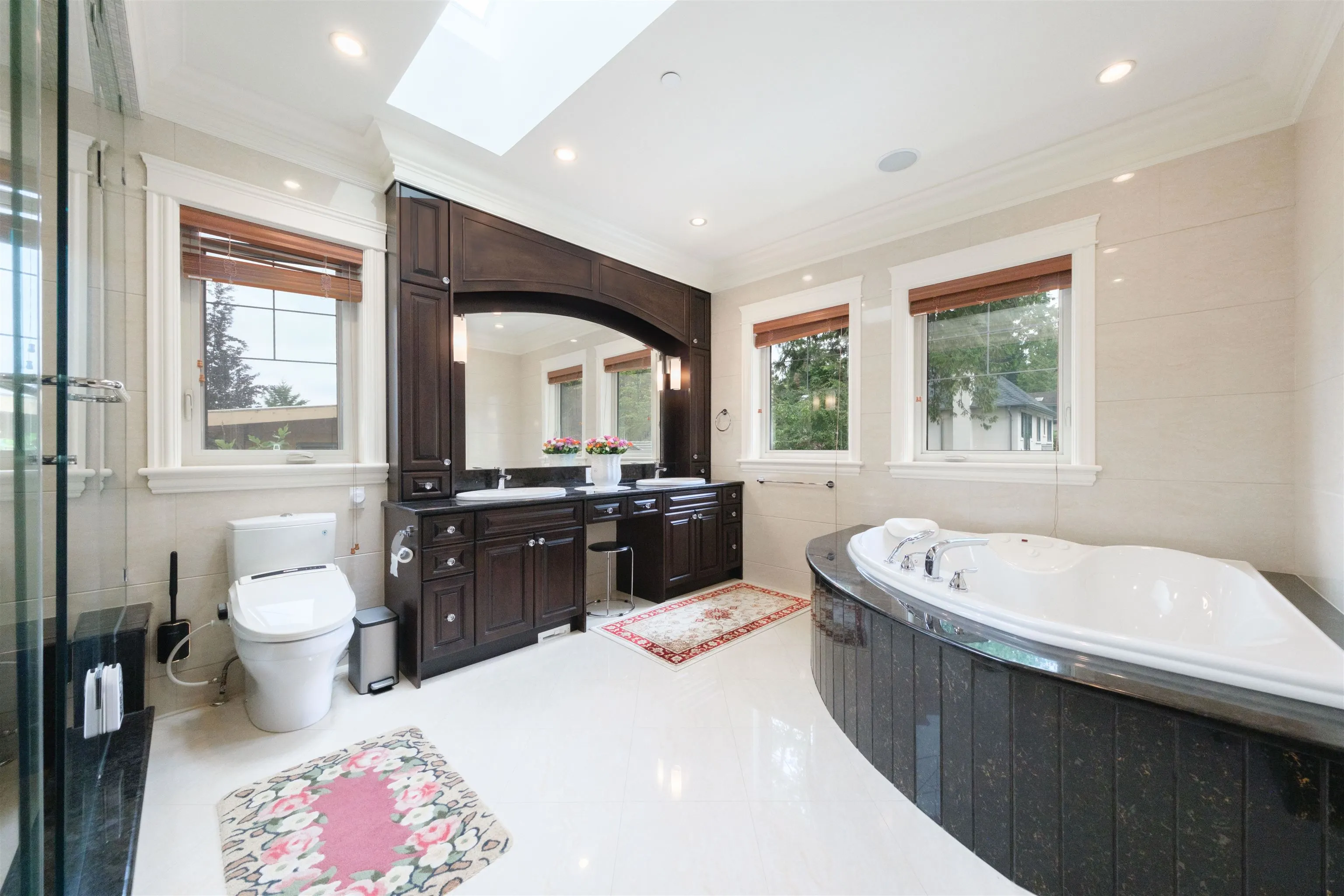 2769 W 49th Avenue