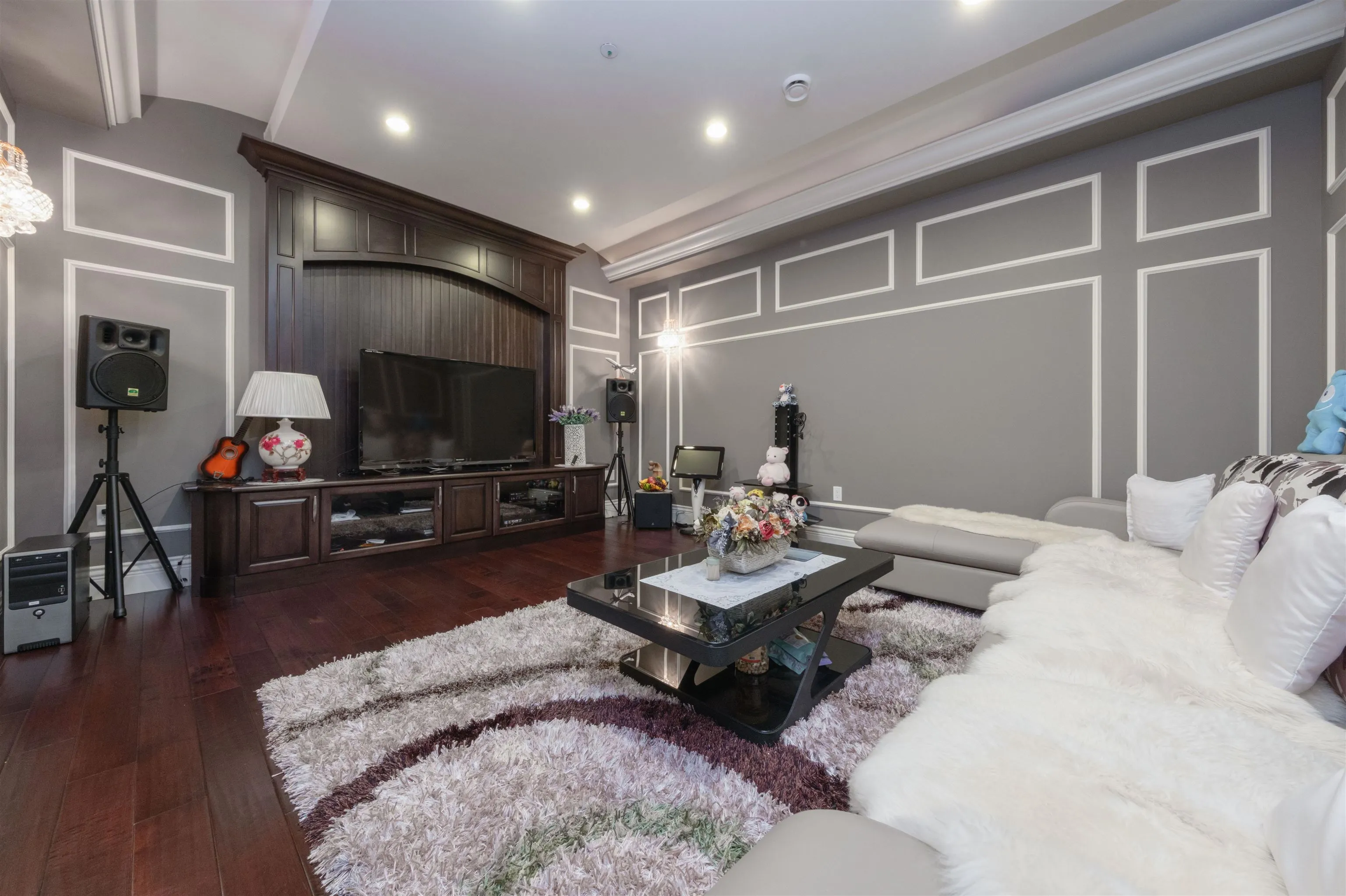 2769 W 49th Avenue
