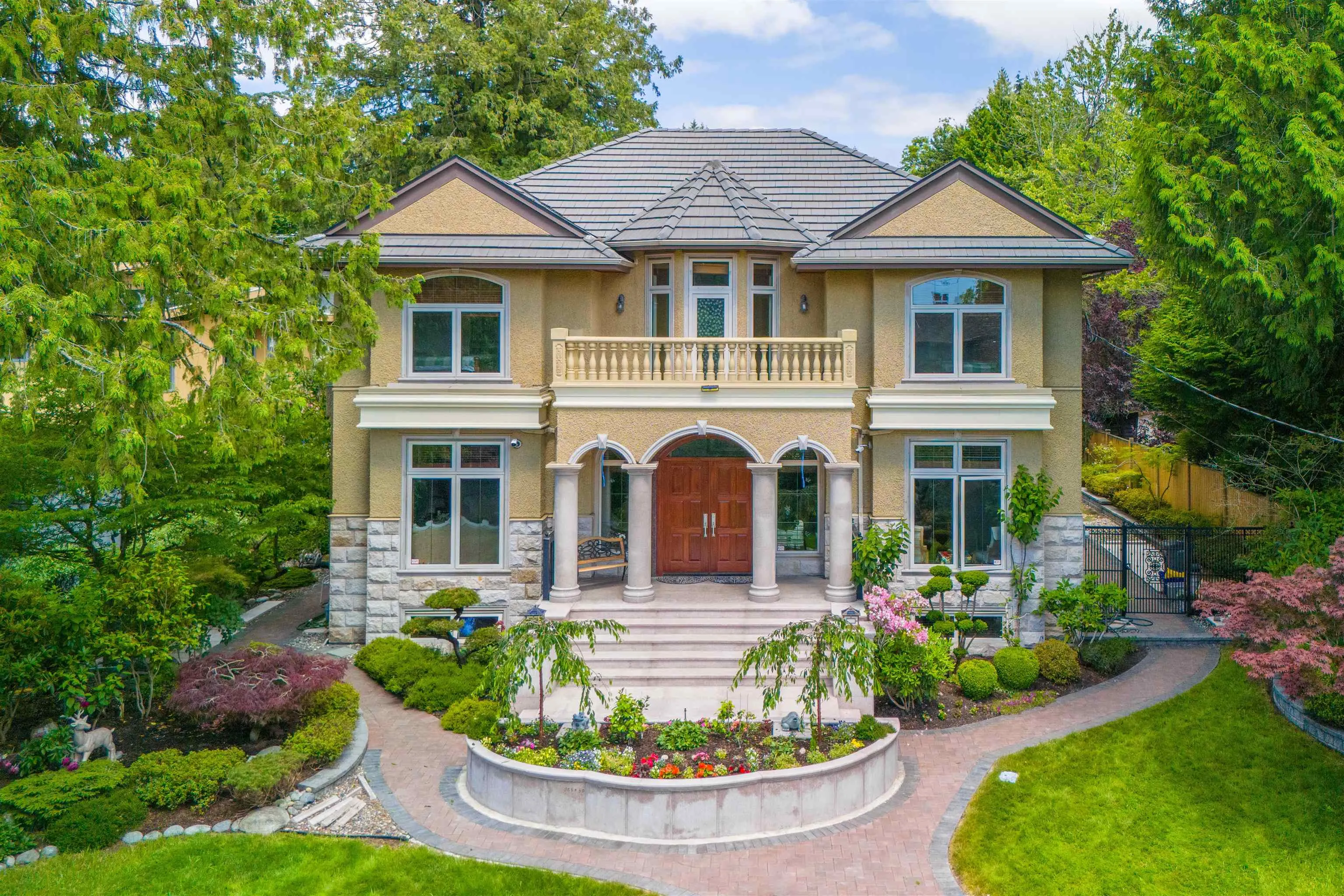 2769 W 49th Avenue
