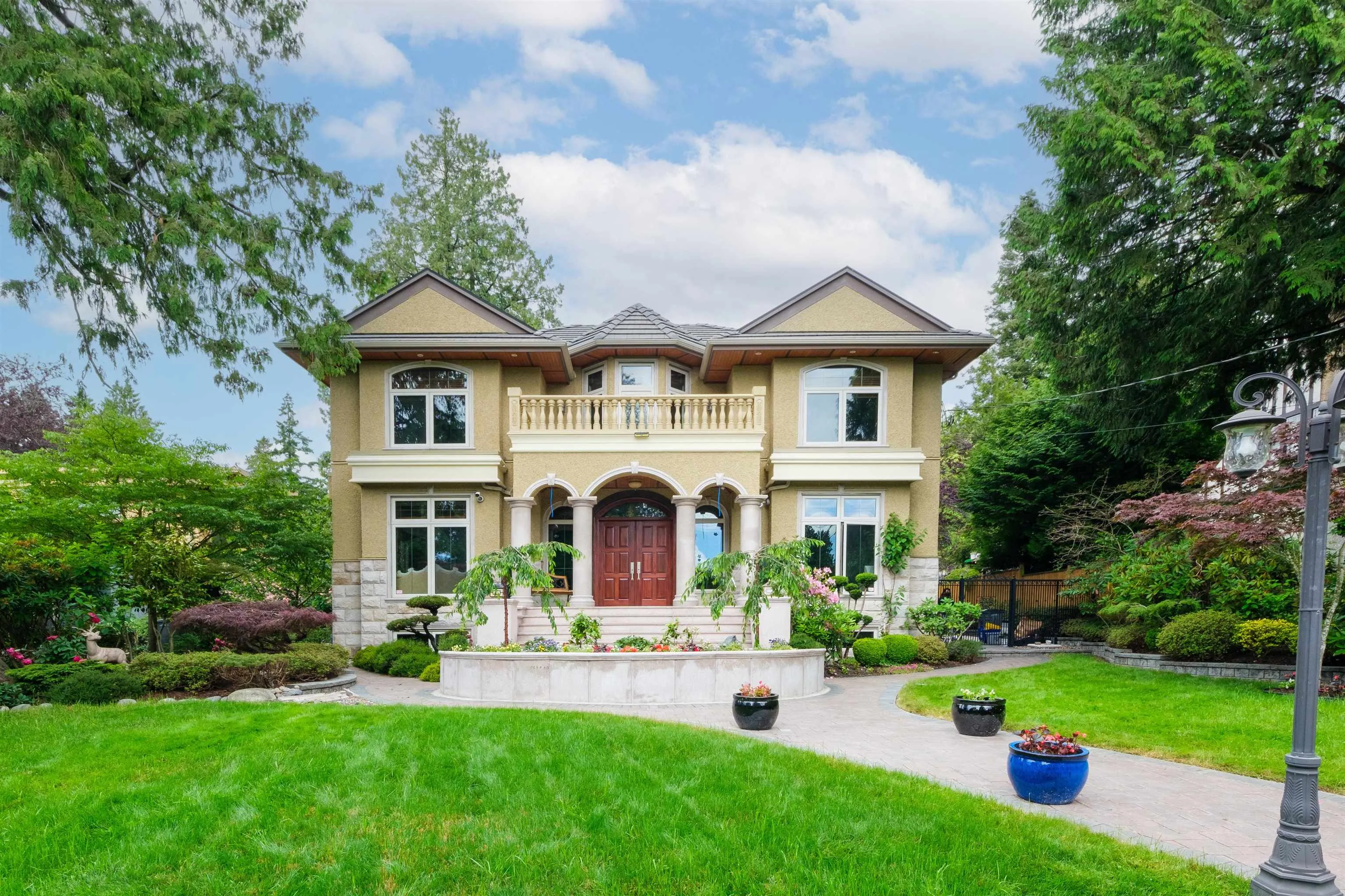 2769 W 49th Avenue
