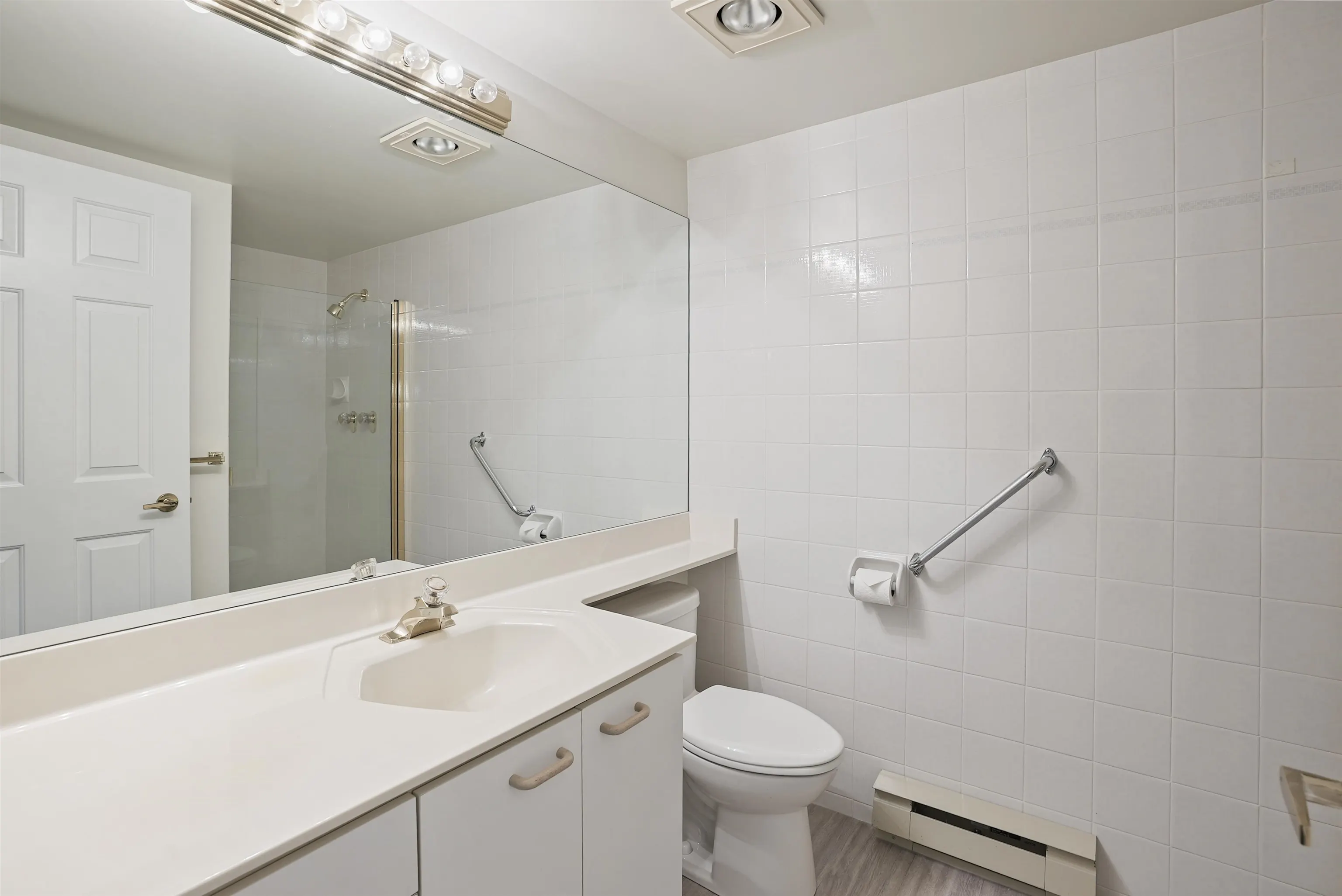 304 15717 Marine Drive