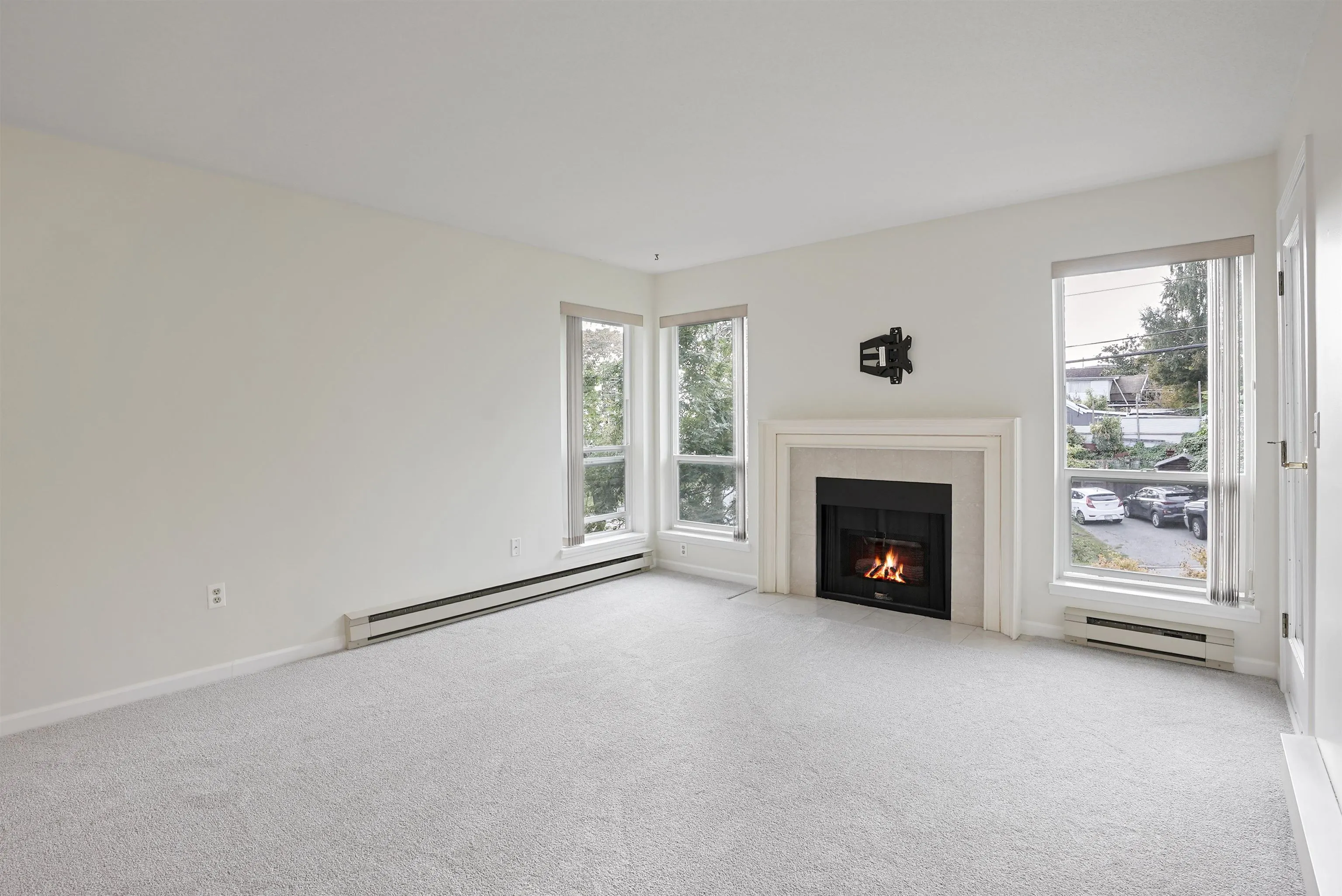 304 15717 Marine Drive