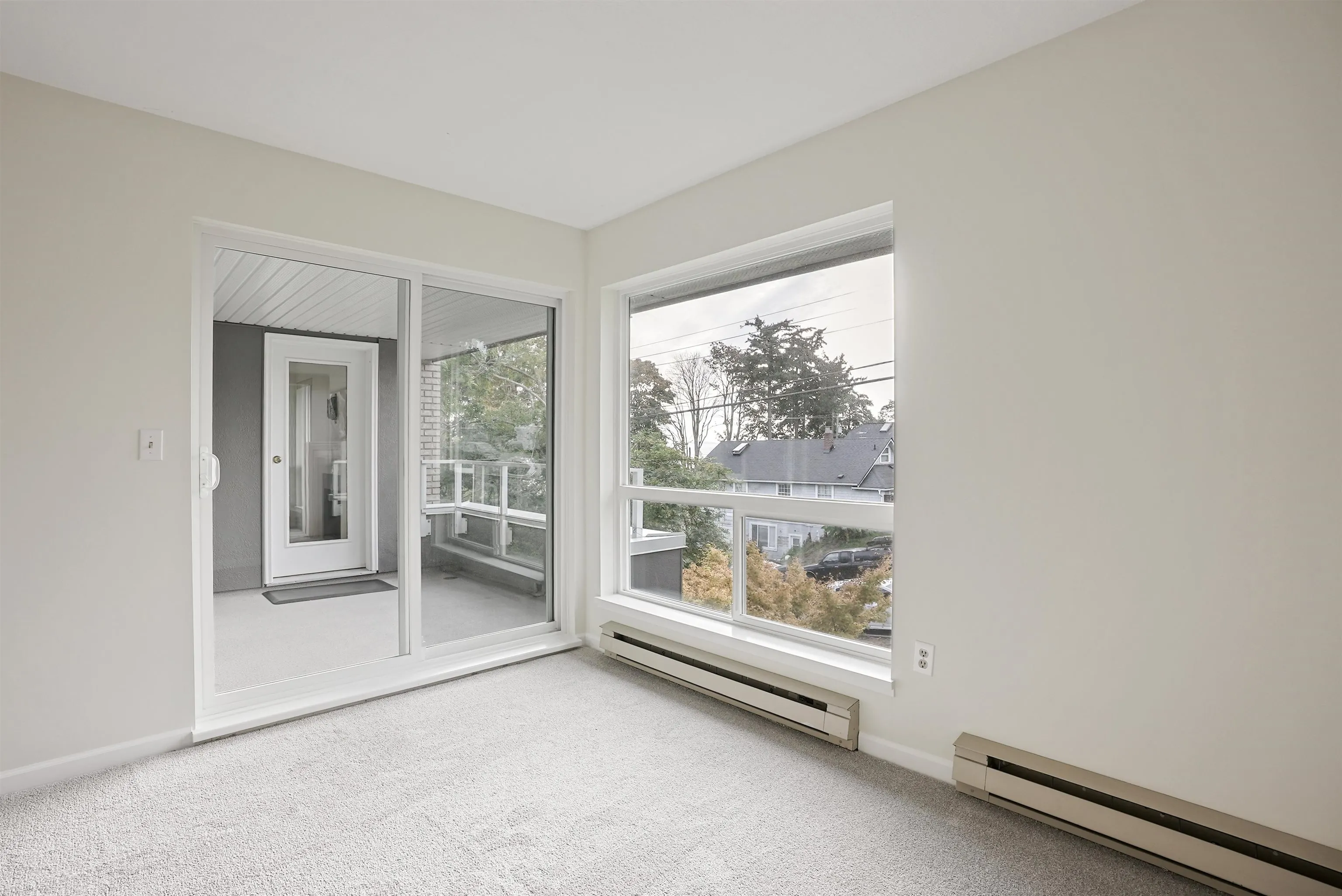 304 15717 Marine Drive