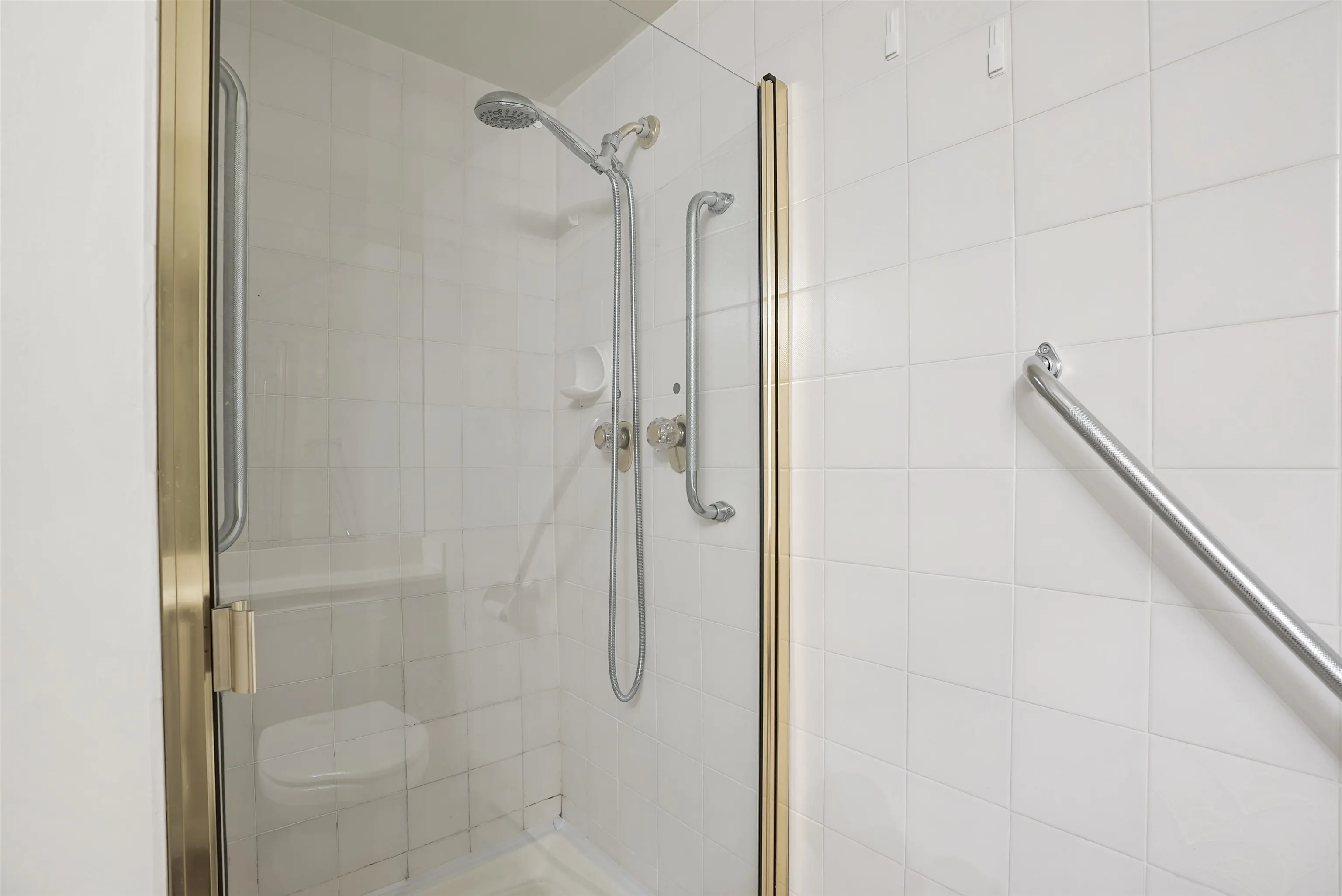 304 15717 Marine Drive