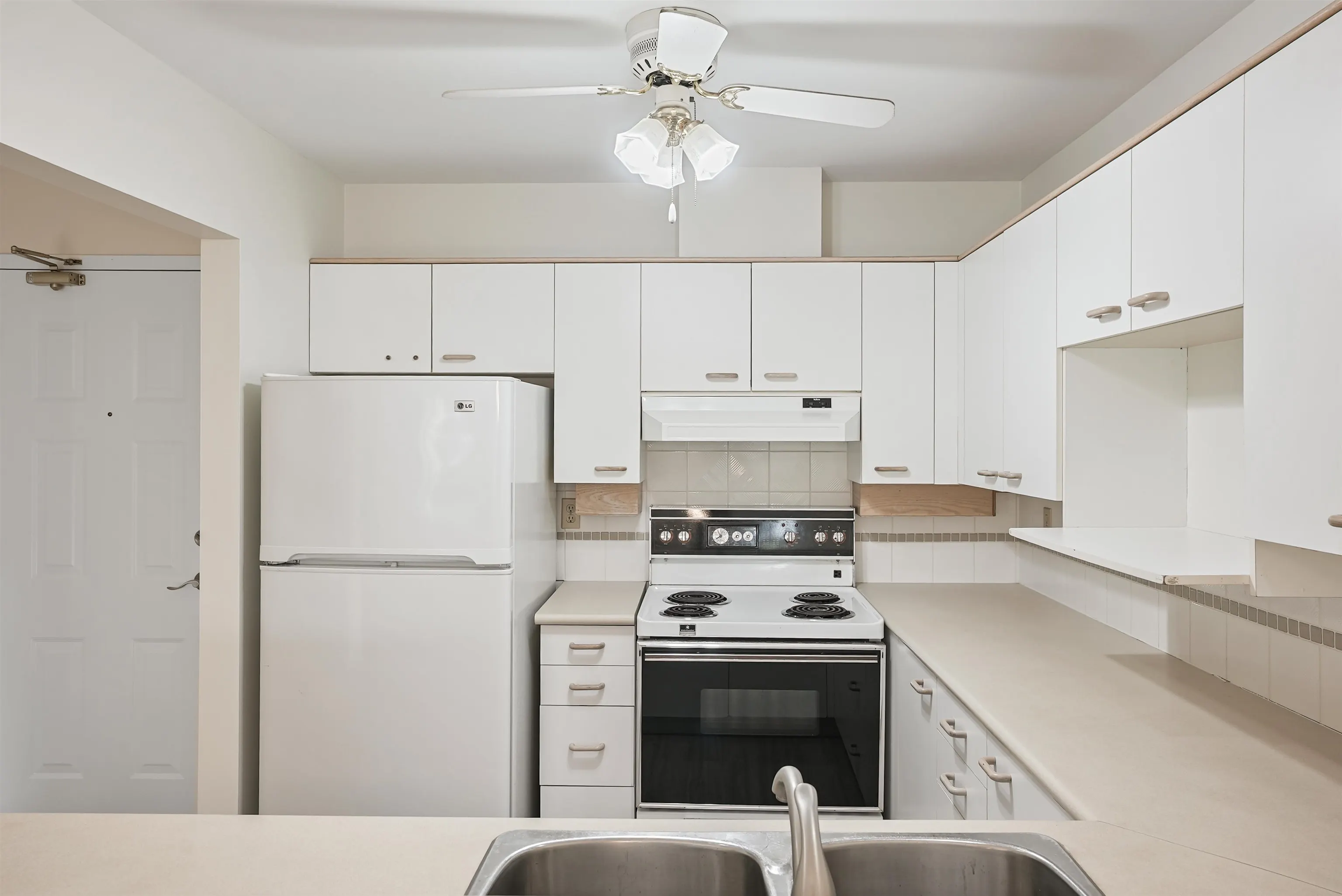 304 15717 Marine Drive