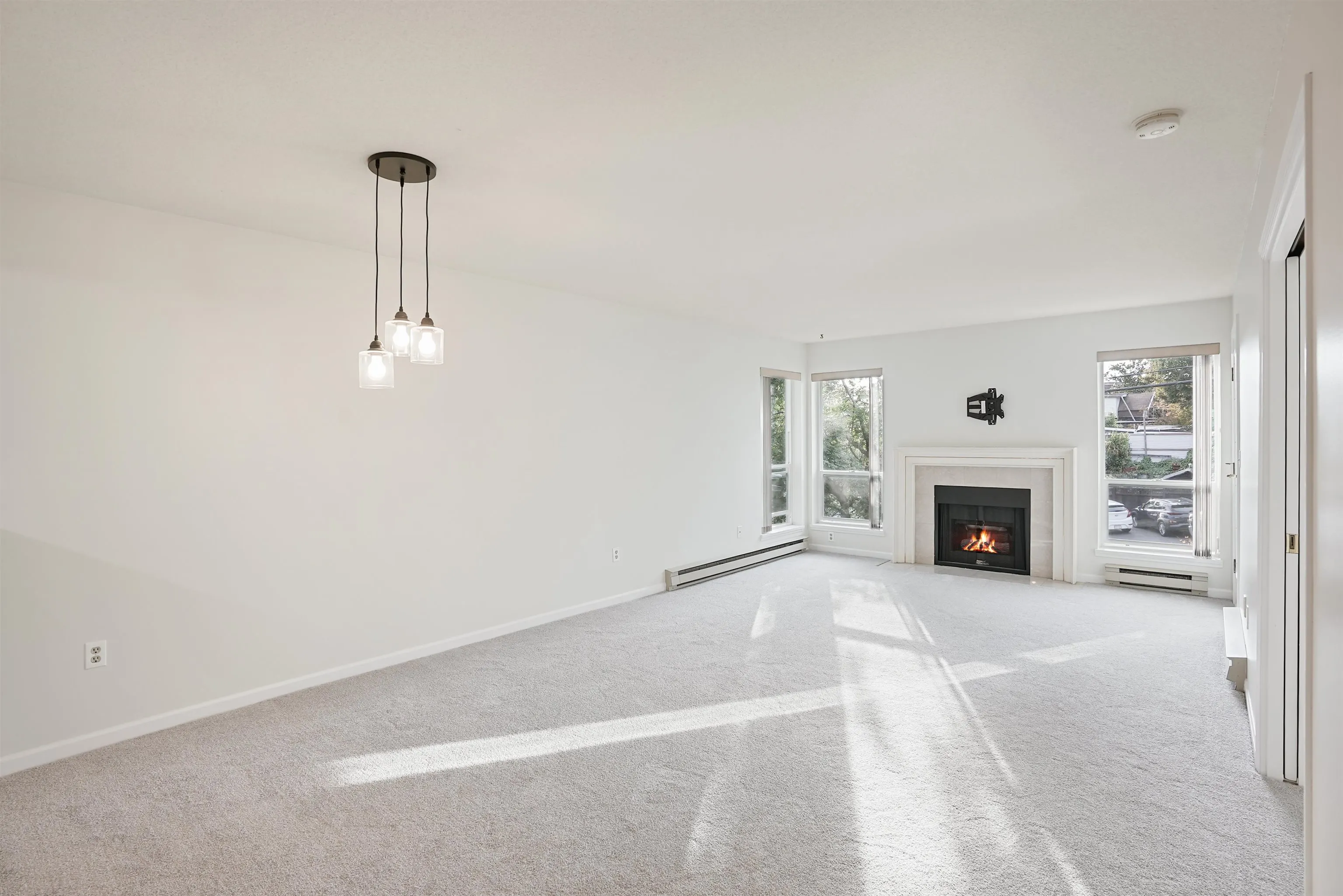 304 15717 Marine Drive