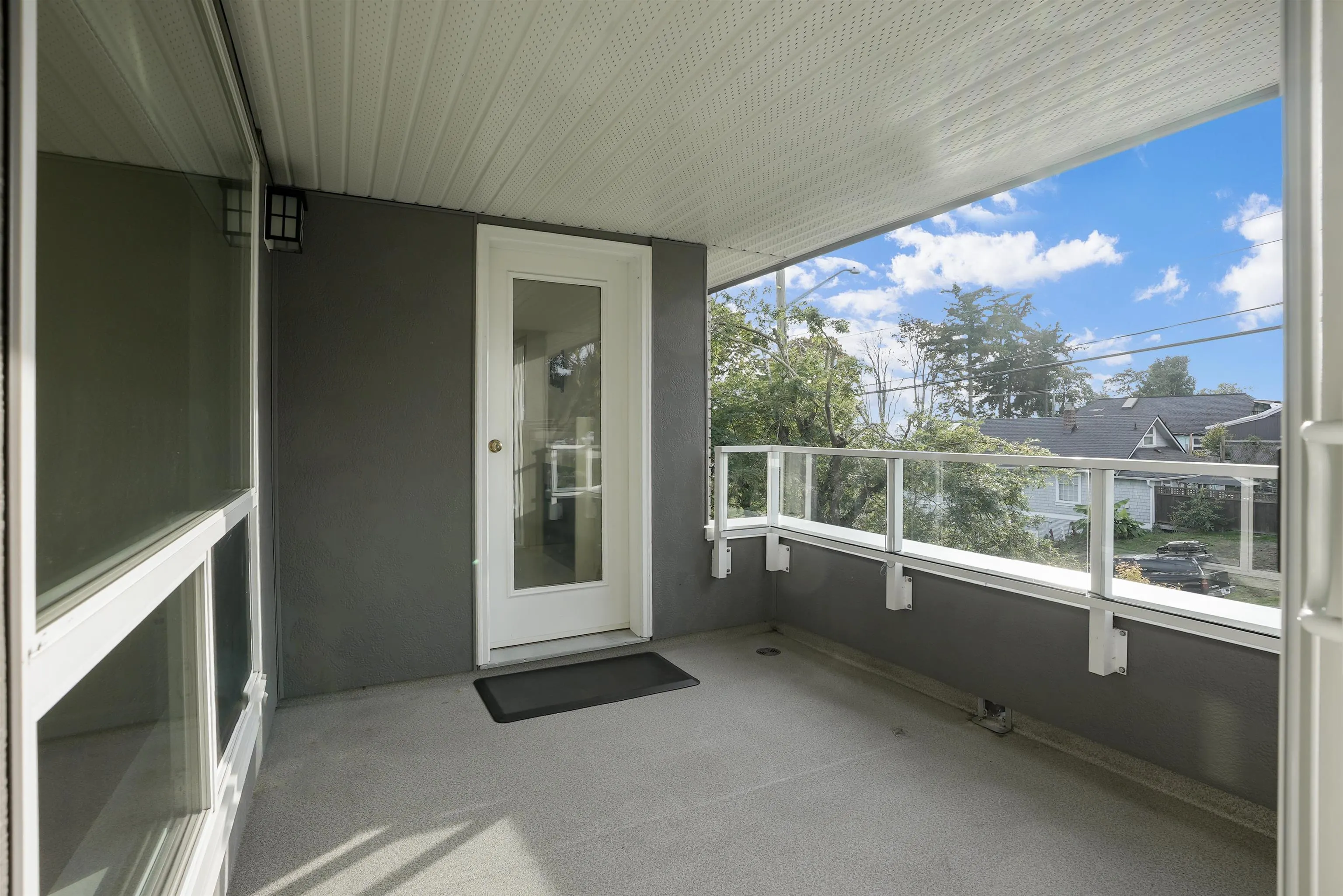 304 15717 Marine Drive