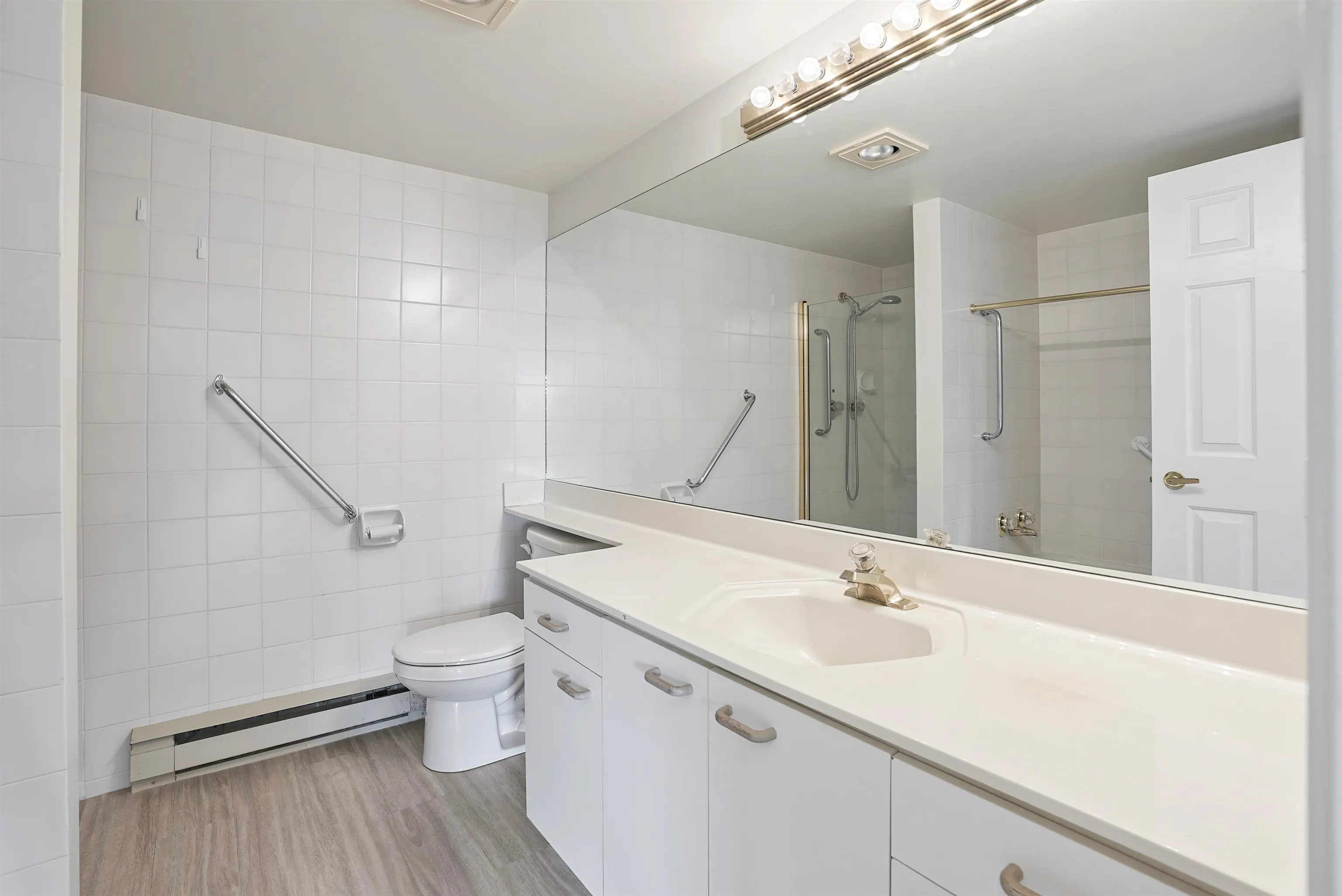 304 15717 Marine Drive