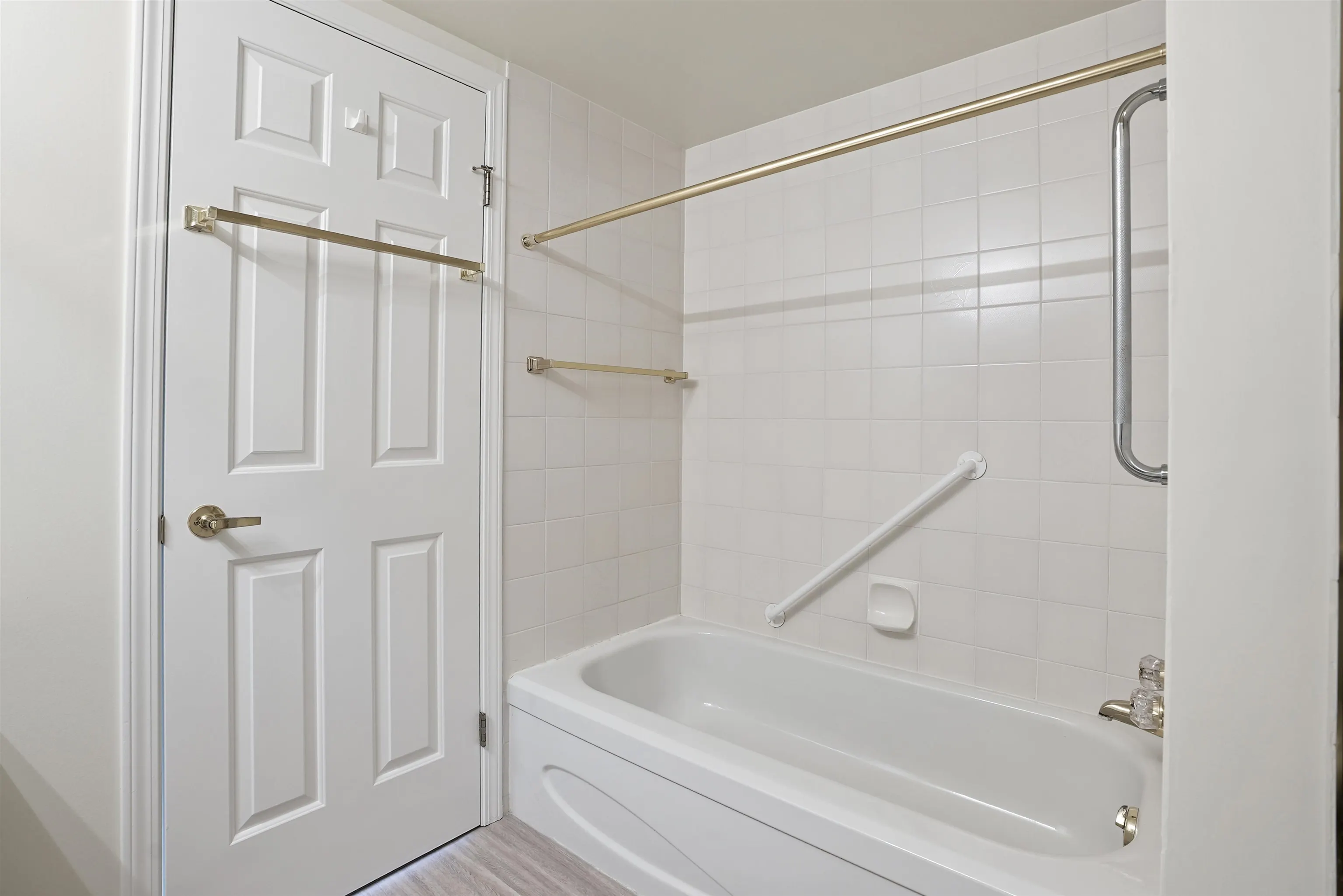 304 15717 Marine Drive