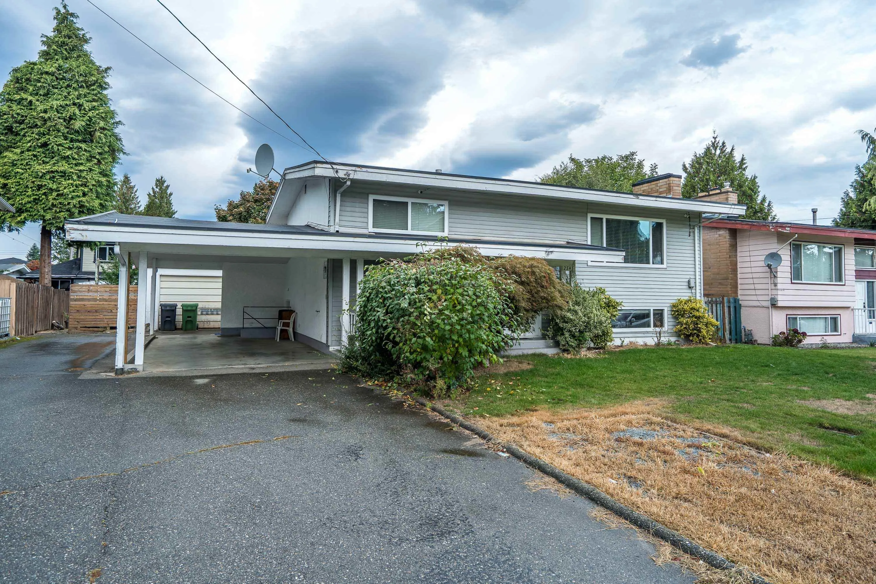 2545 Lilac Crescent