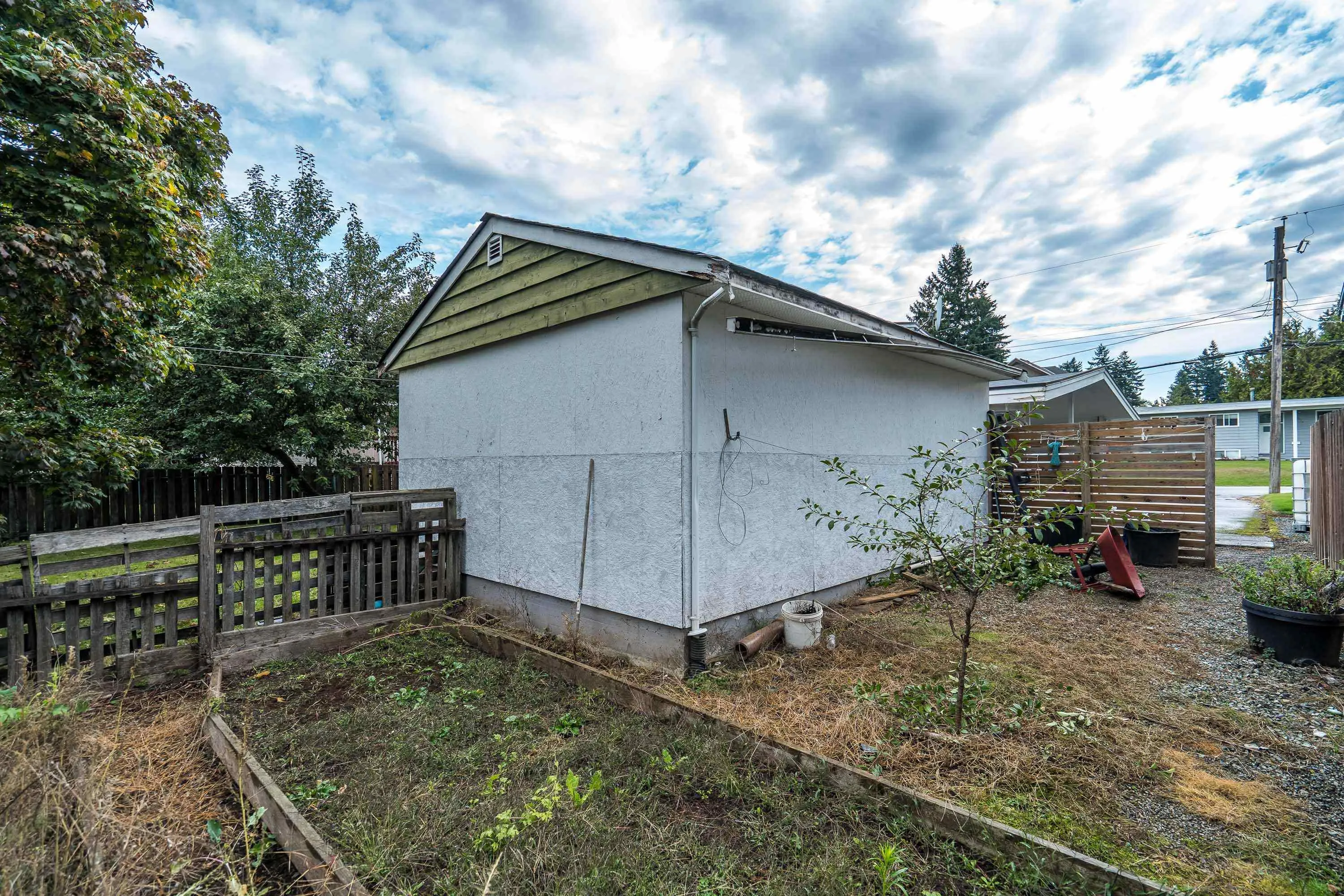 2545 Lilac Crescent