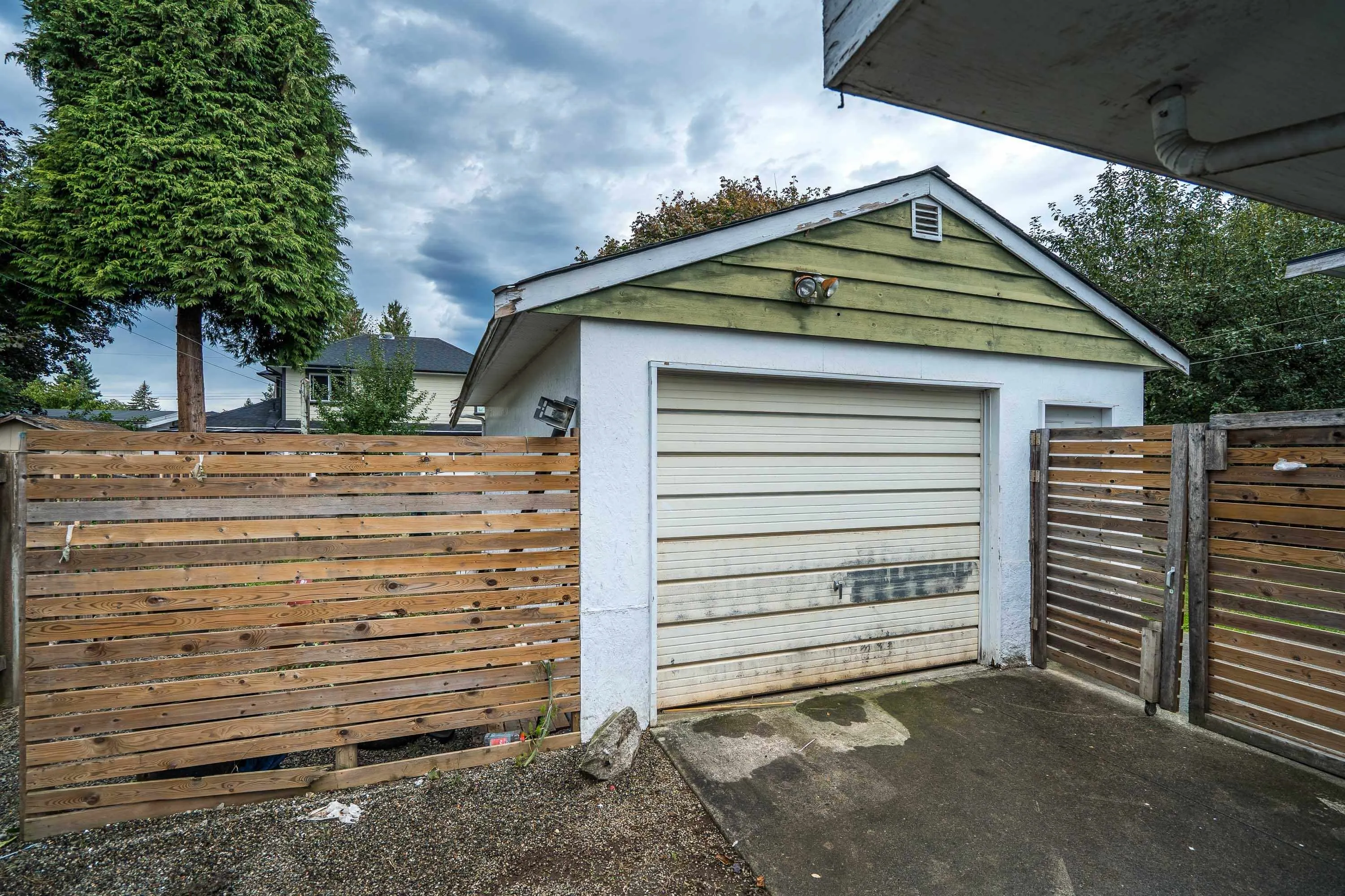 2545 Lilac Crescent
