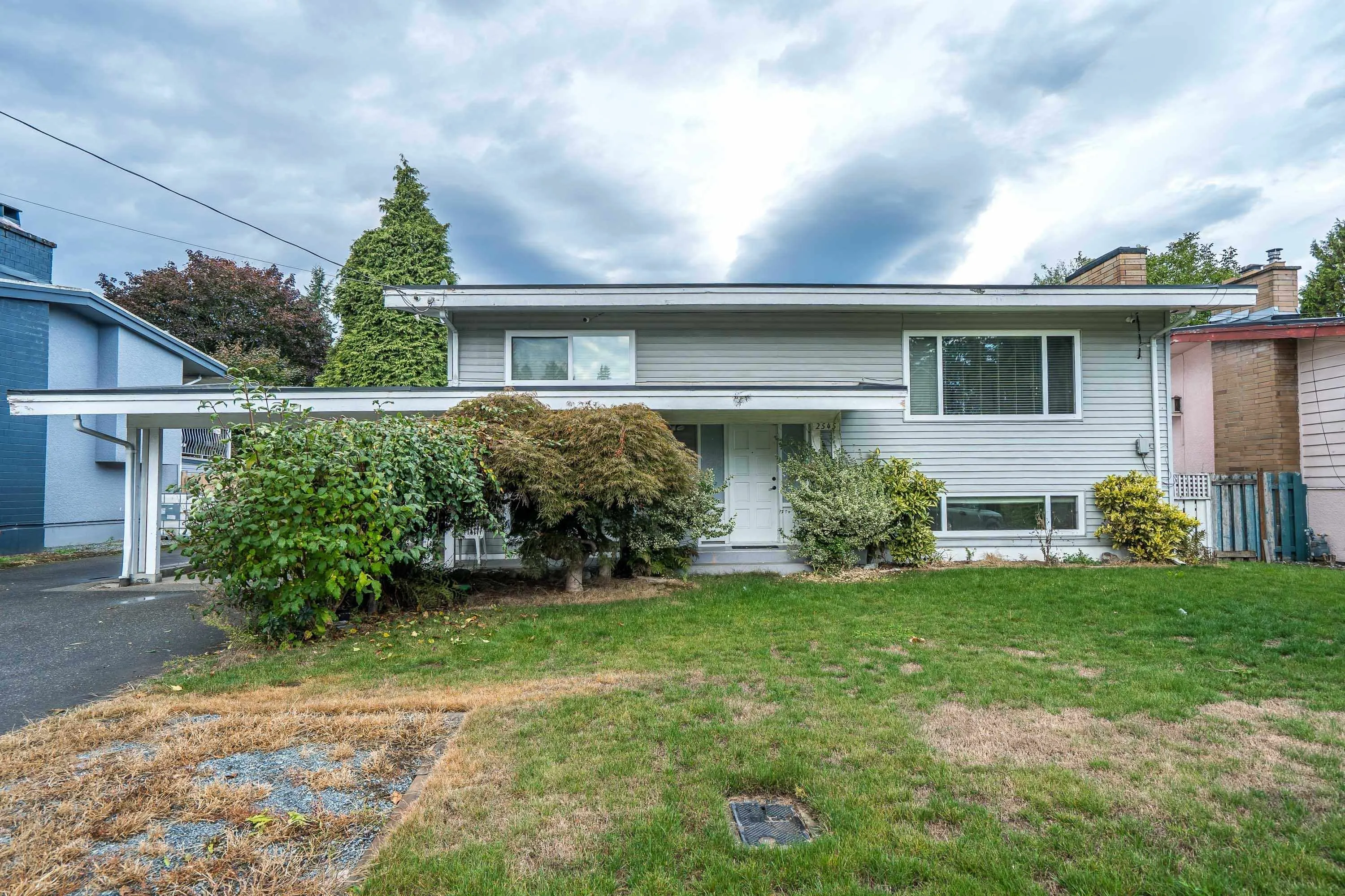 2545 Lilac Crescent