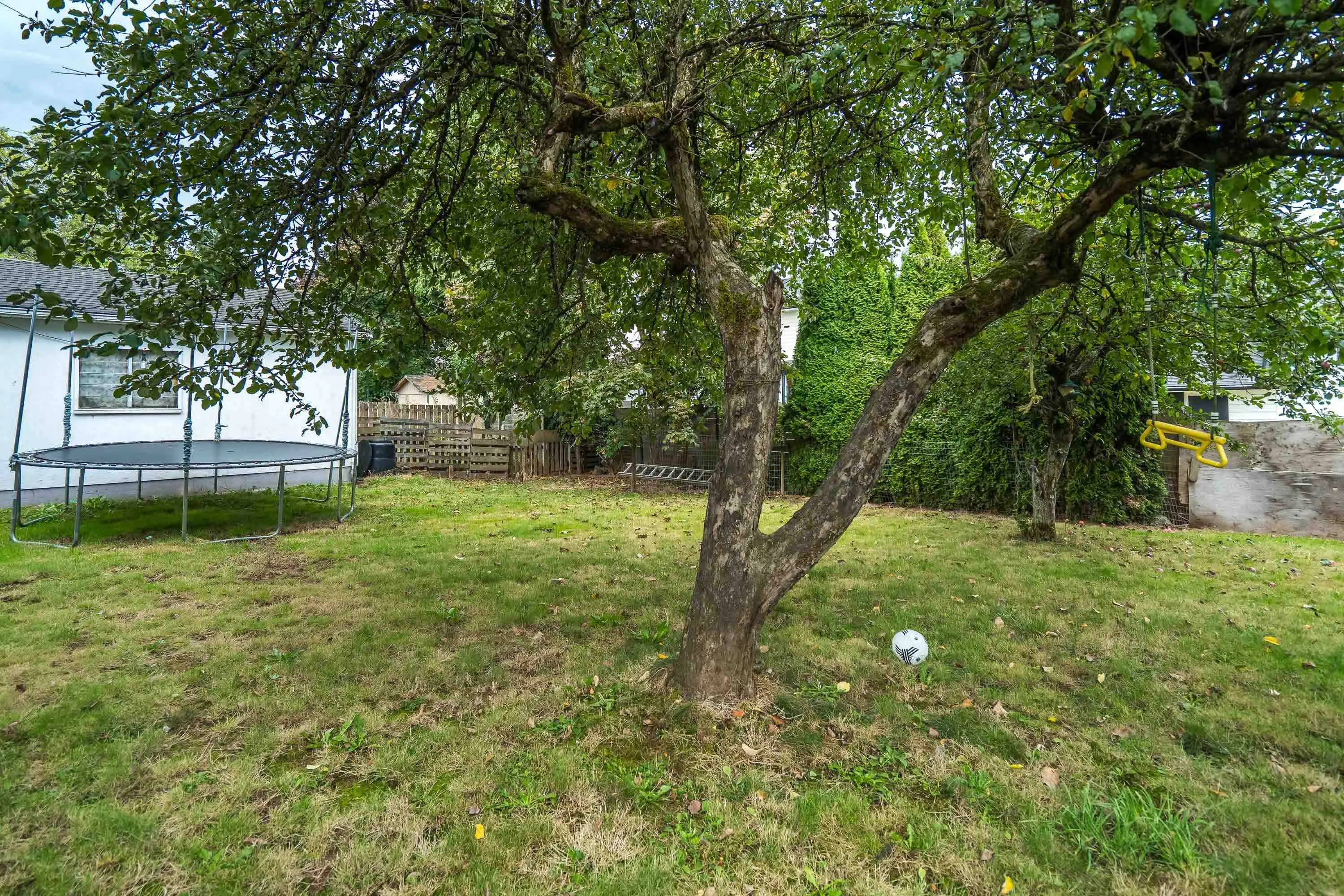 2545 Lilac Crescent