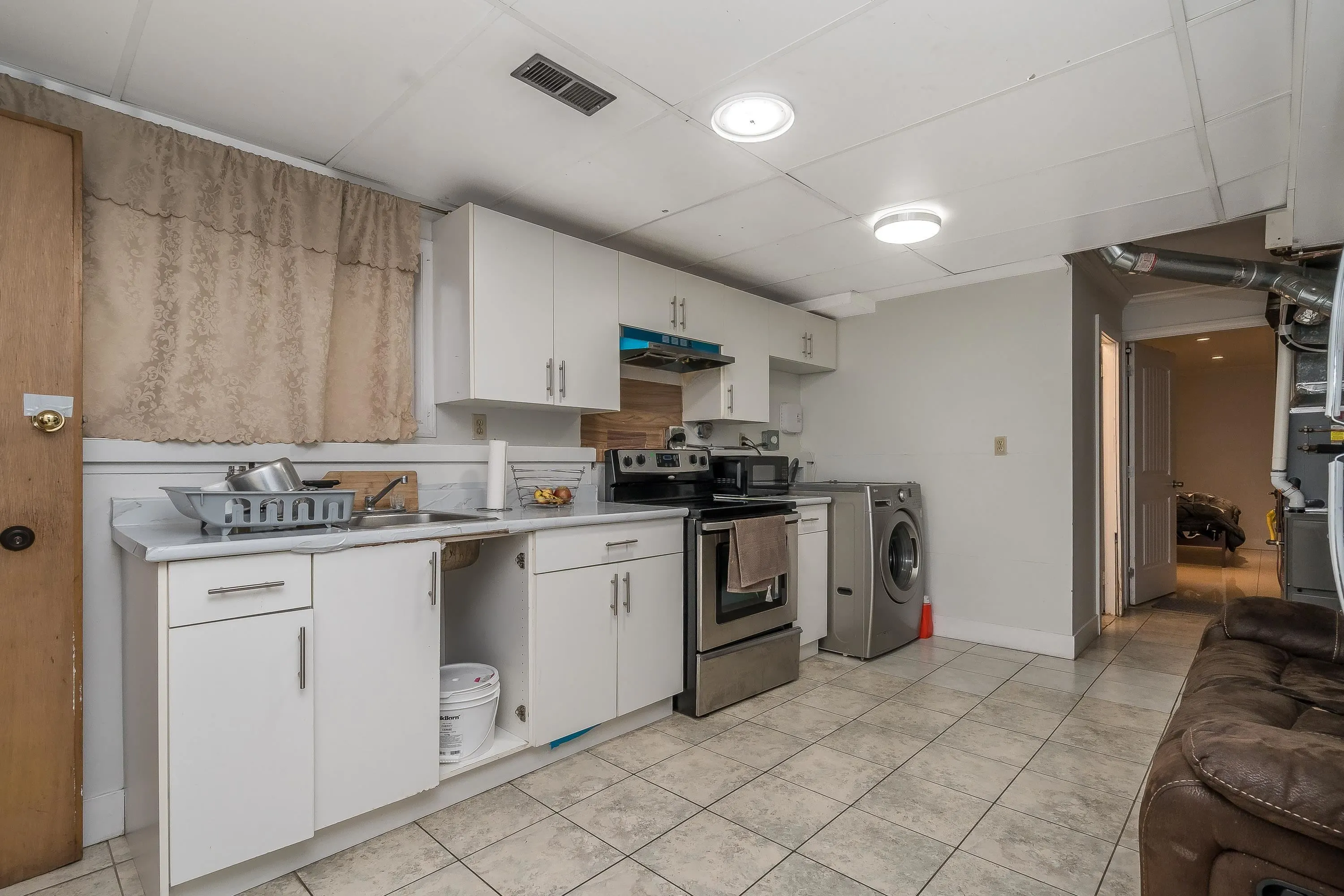 2545 Lilac Crescent