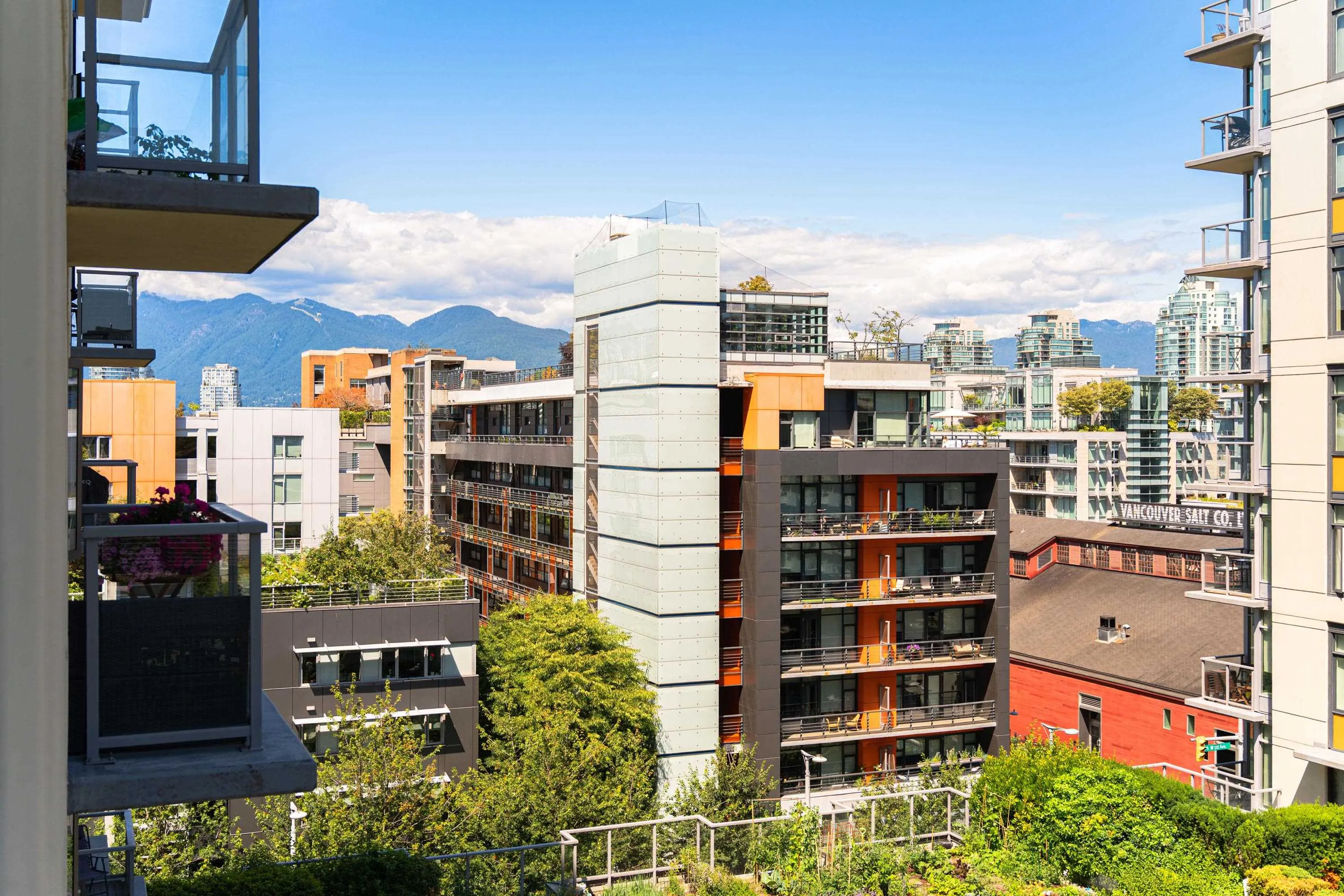 902 138 W 1st Avenue