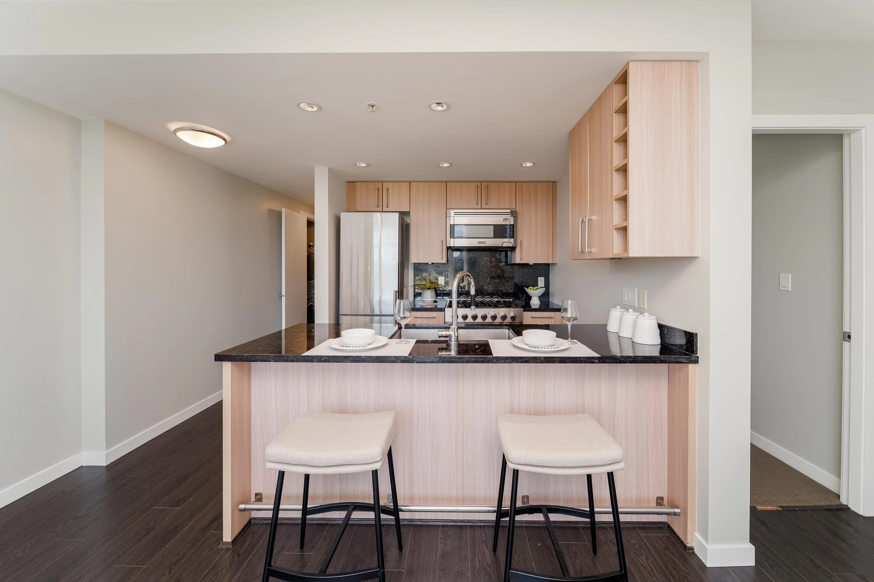 902 138 W 1st Avenue