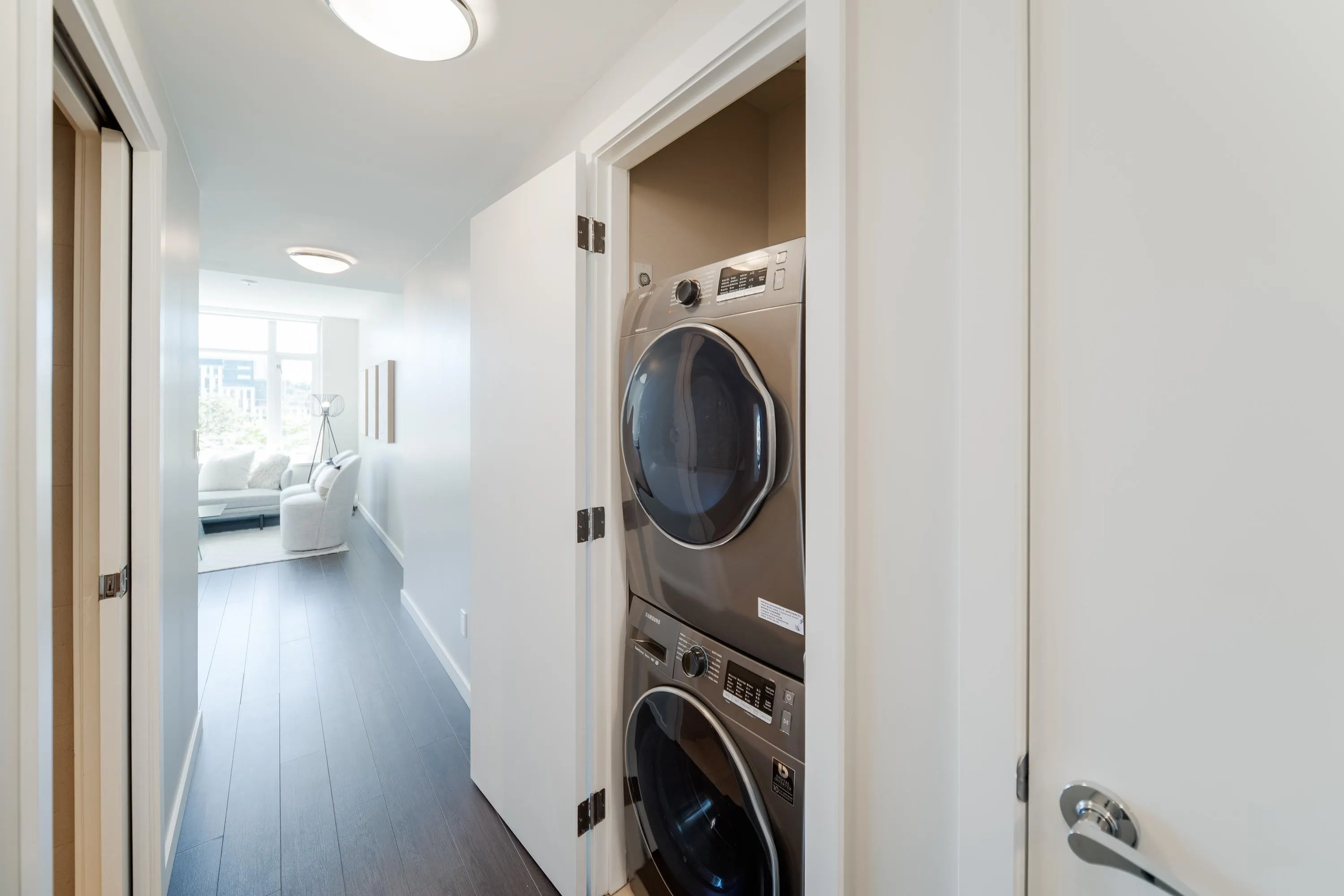 902 138 W 1st Avenue