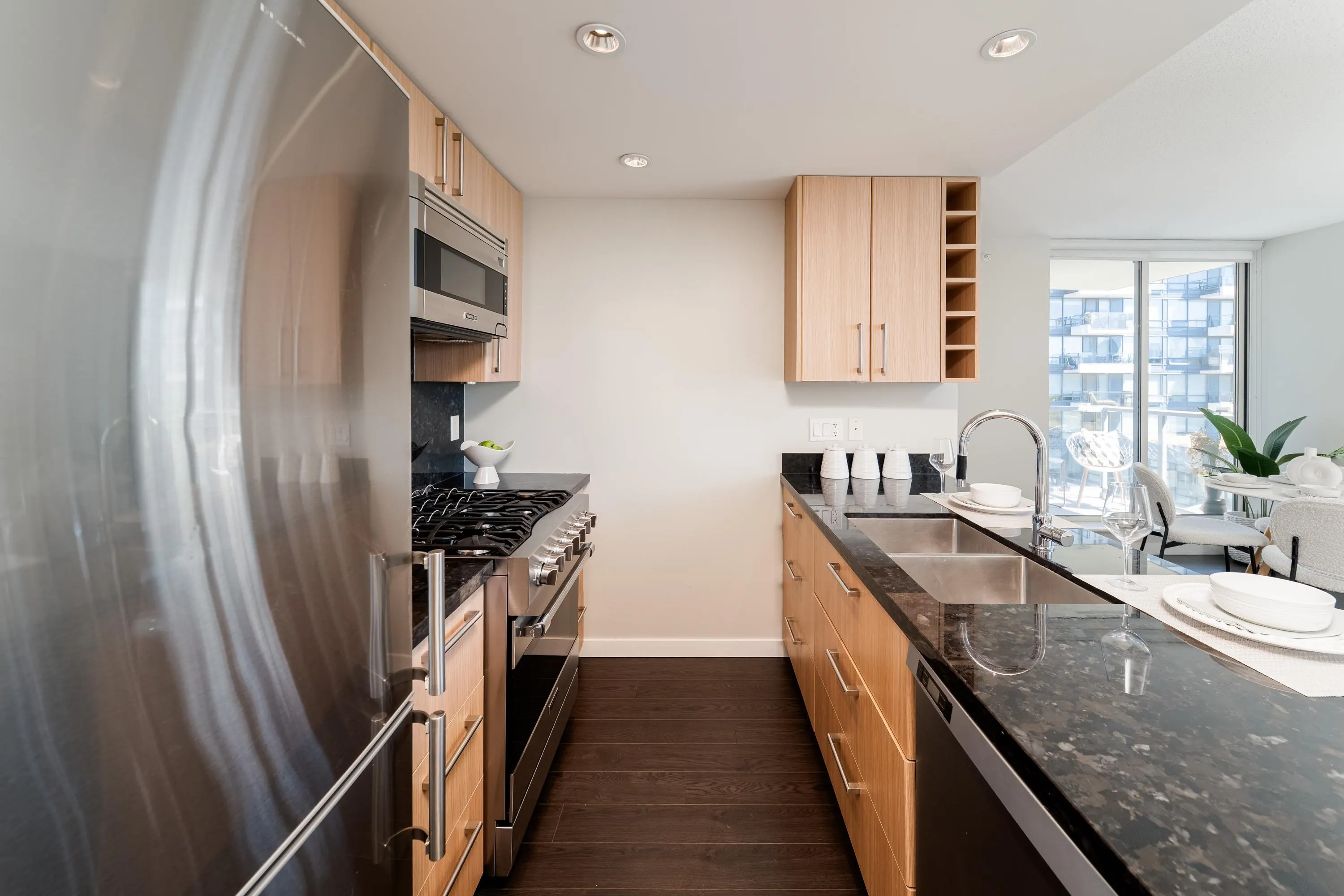 902 138 W 1st Avenue