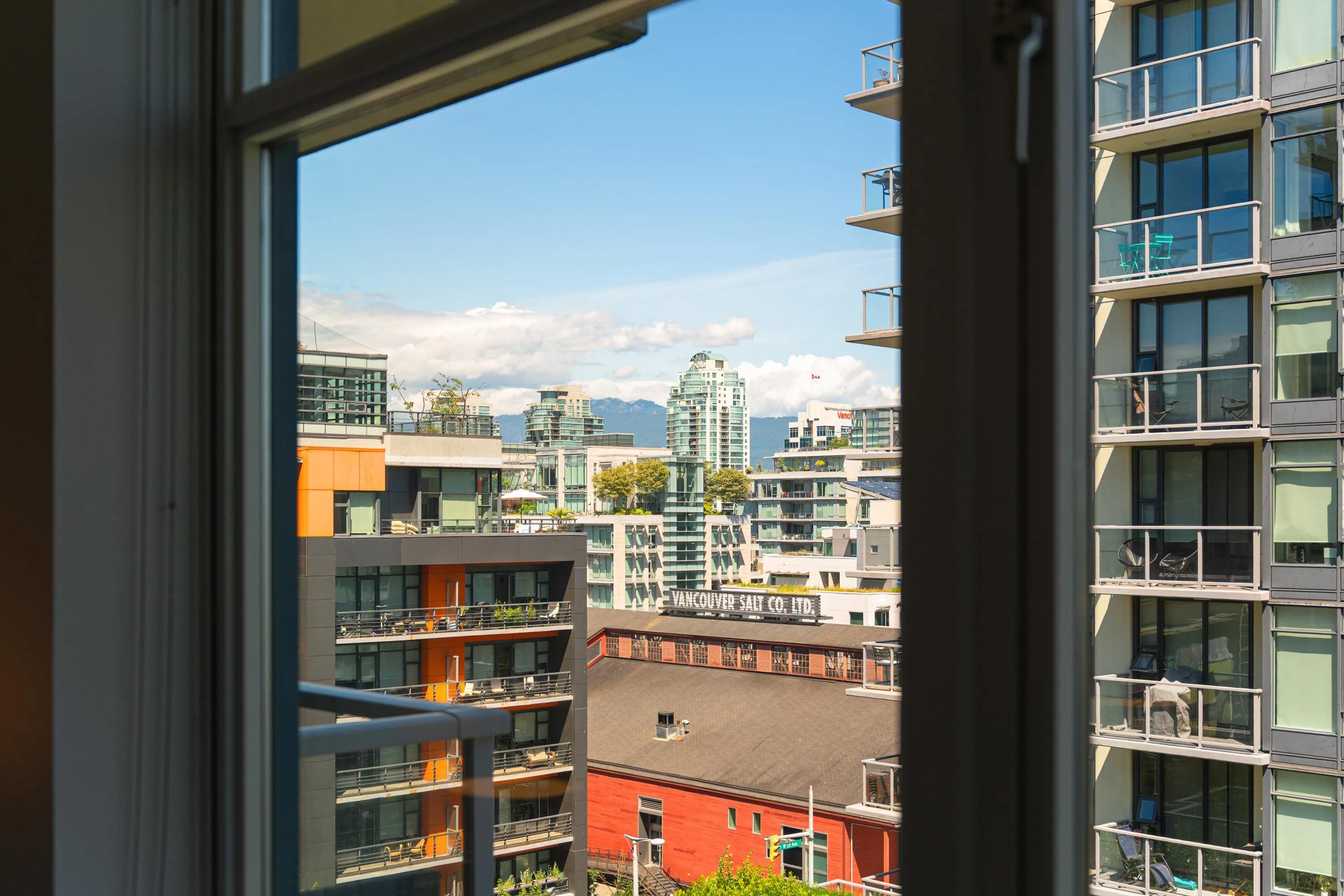 902 138 W 1st Avenue