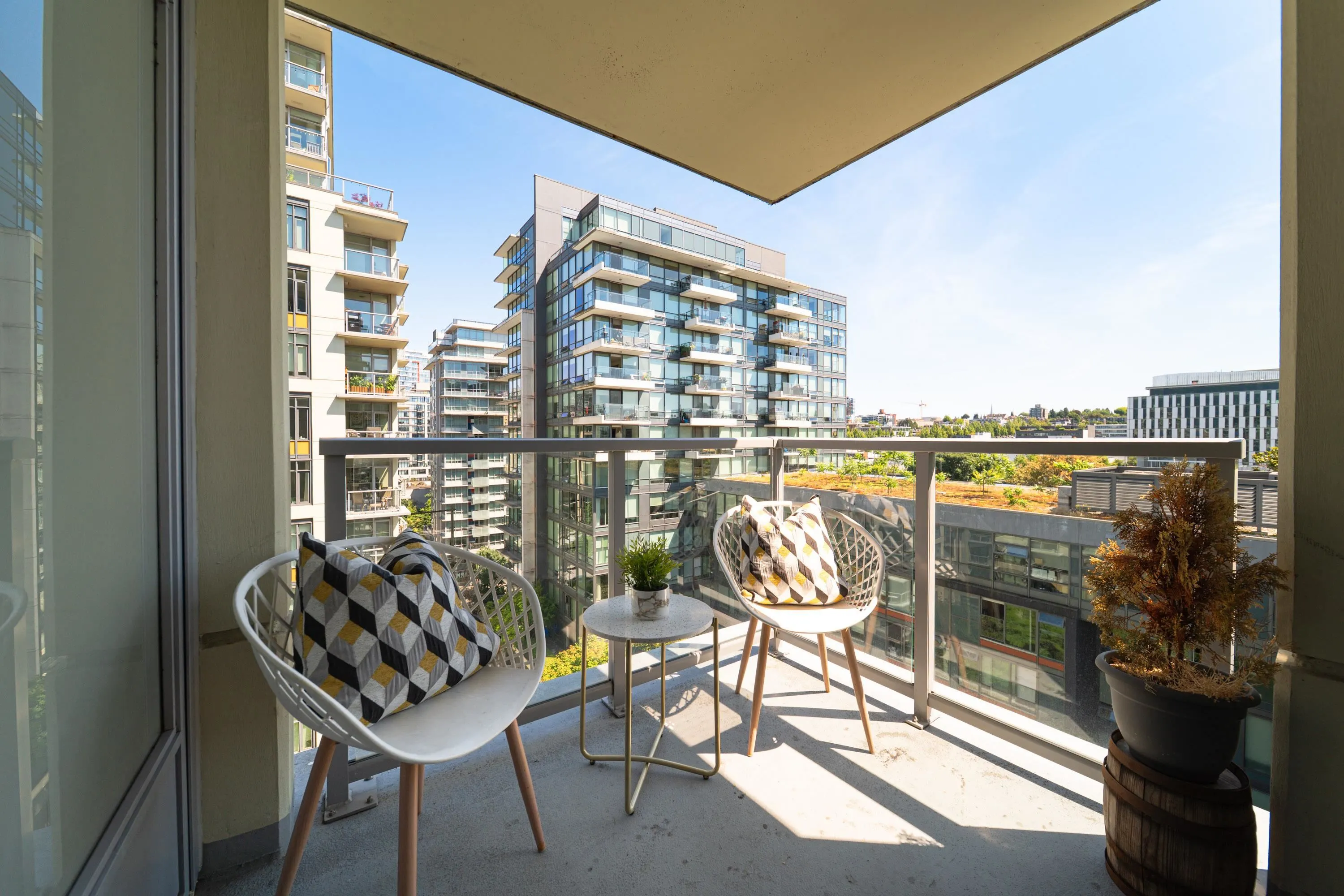 902 138 W 1st Avenue