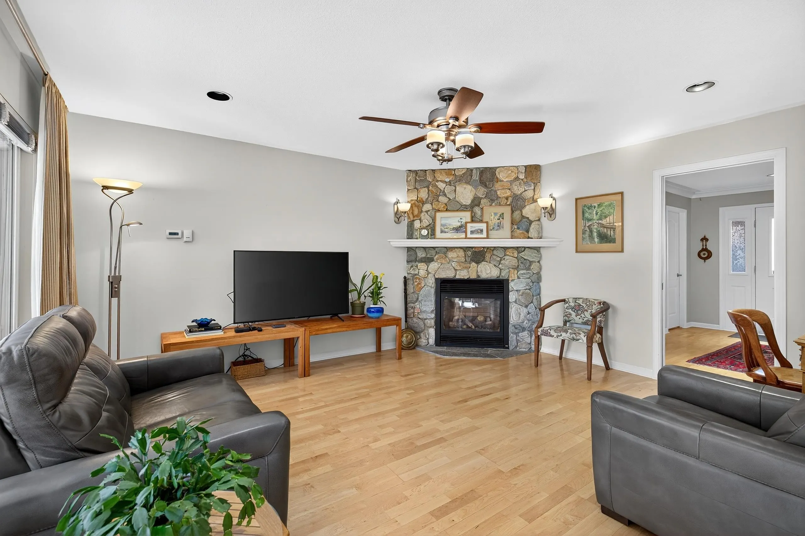 27012 25 Avenue