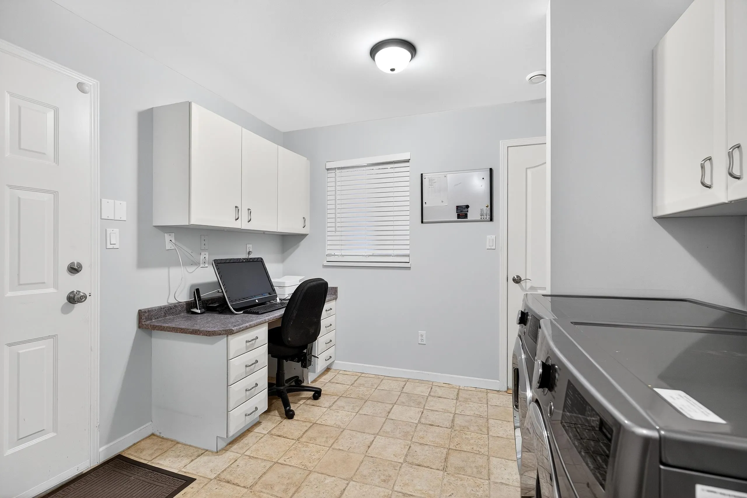 27012 25 Avenue