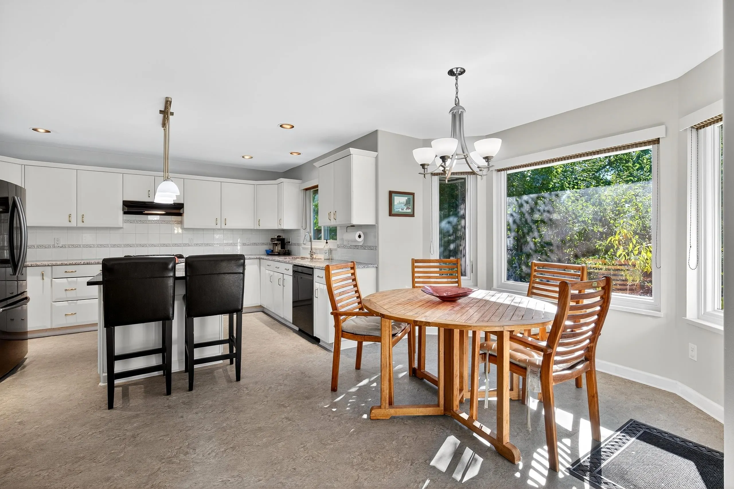 27012 25 Avenue