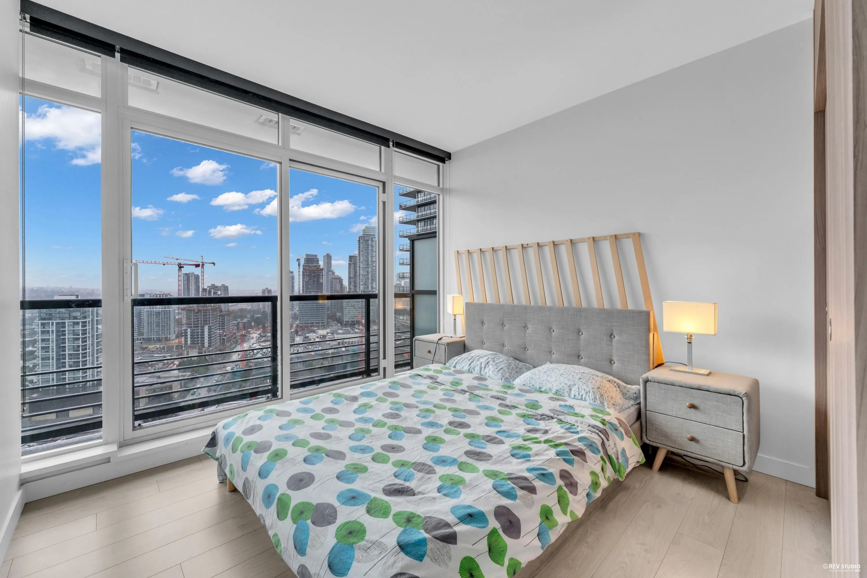 2402 4730 Lougheed Highway