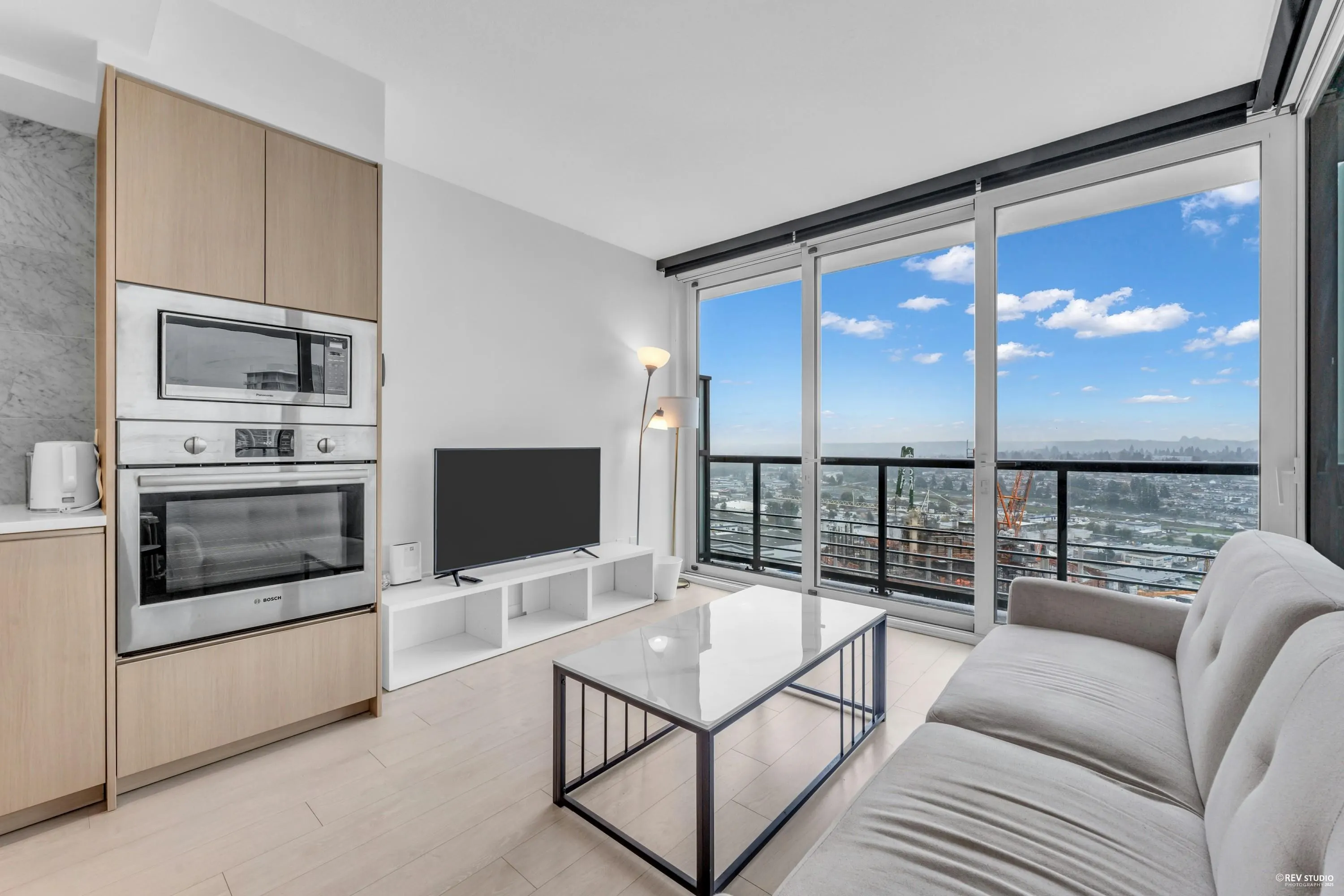 2402 4730 Lougheed Highway
