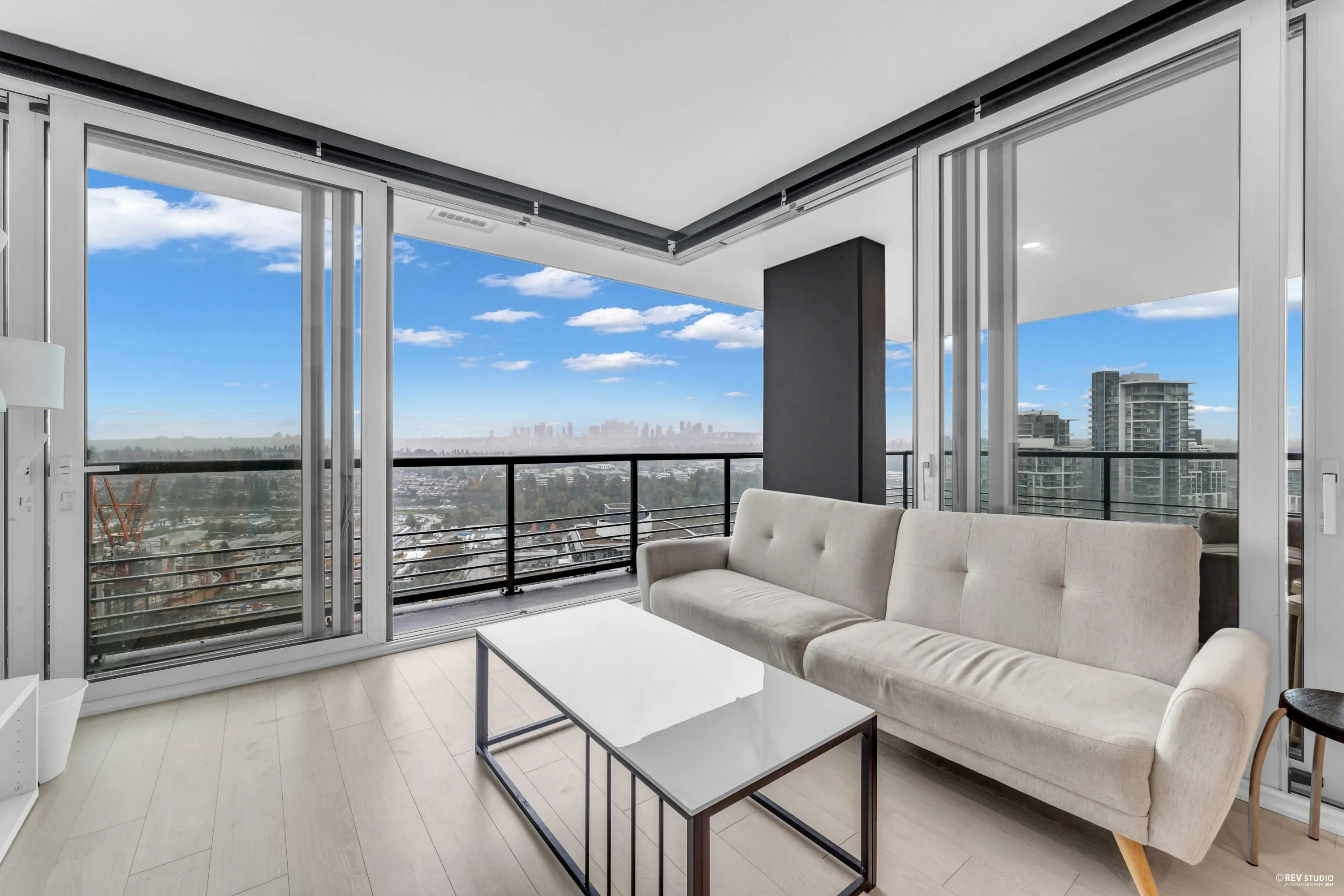2402 4730 Lougheed Highway