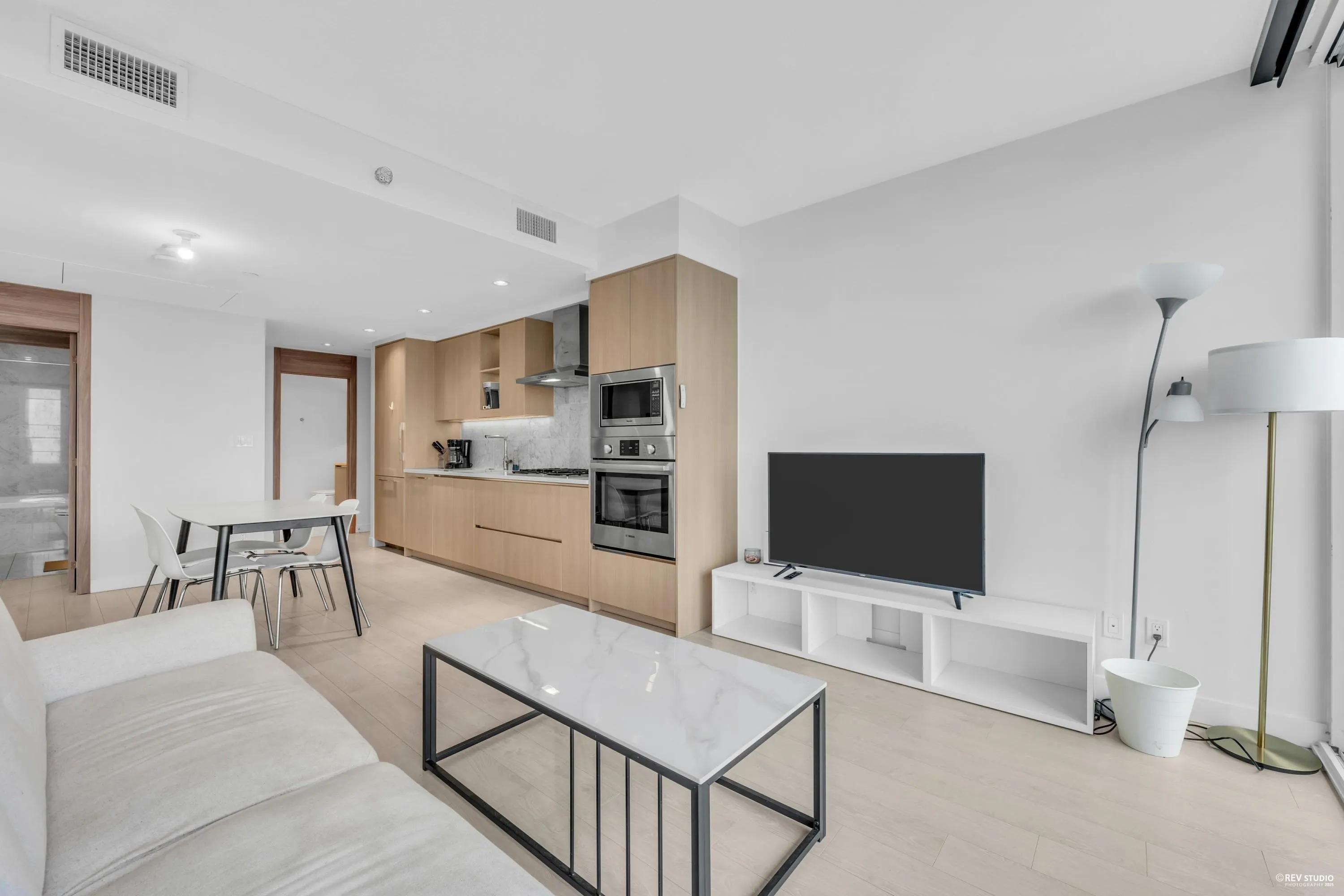 2402 4730 Lougheed Highway