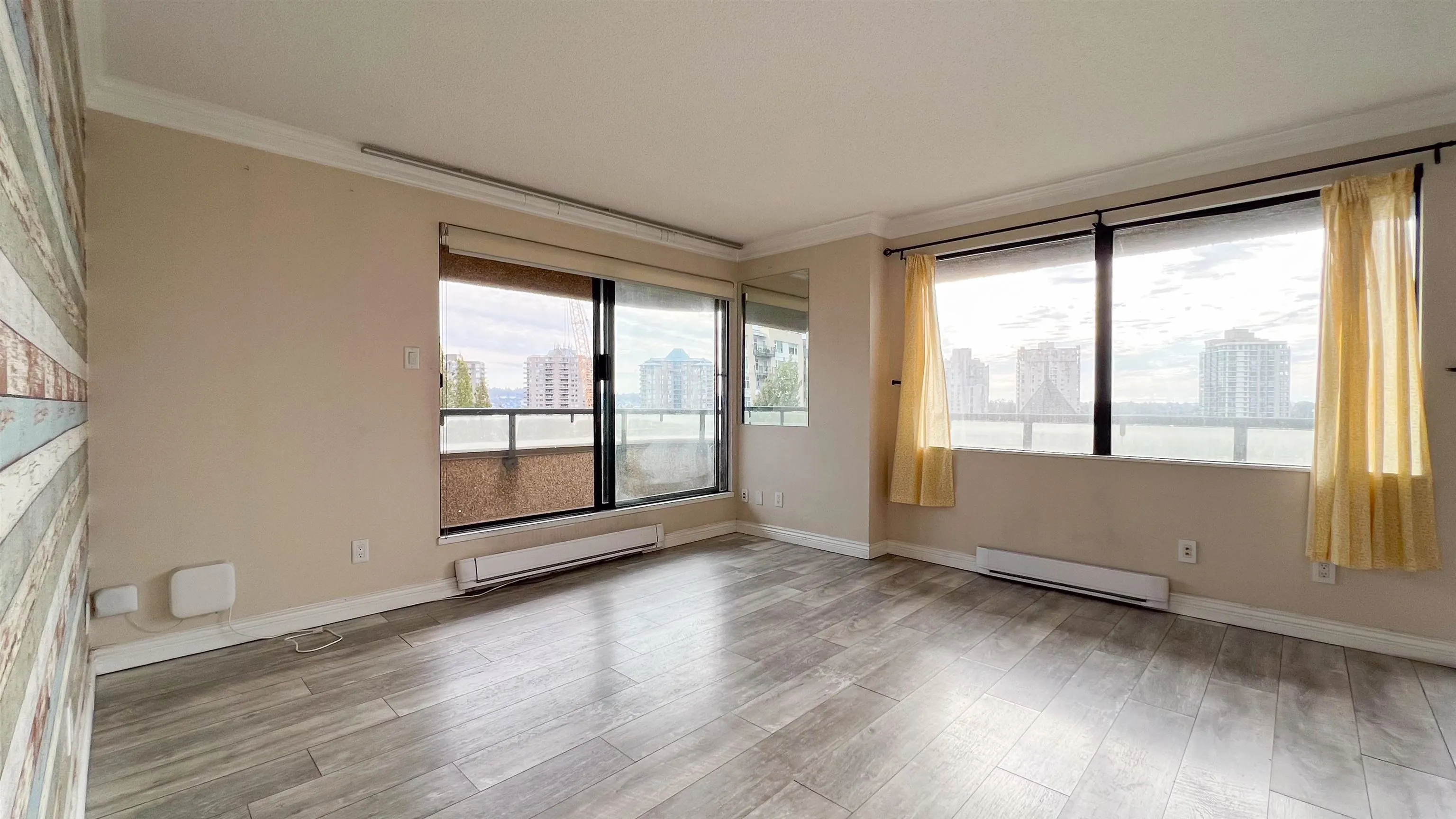 207 1026 Queens Avenue